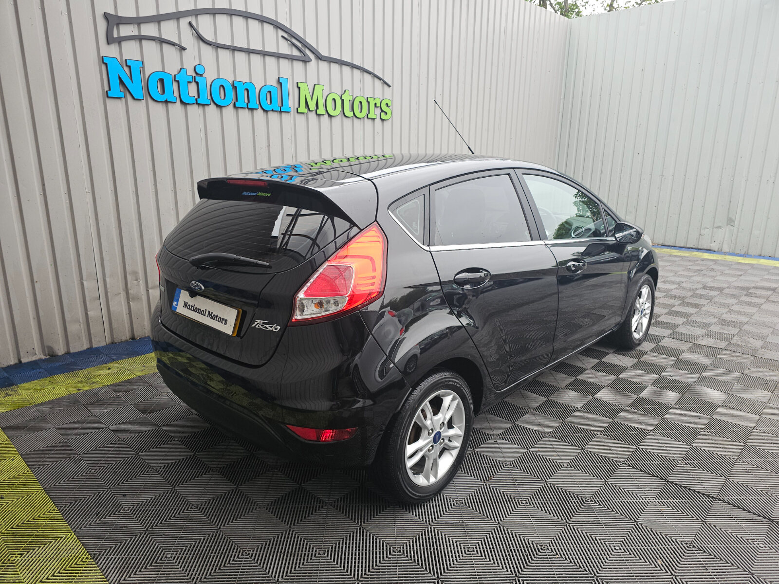2017 Ford Fiesta 1.0 Petrol - Image 3