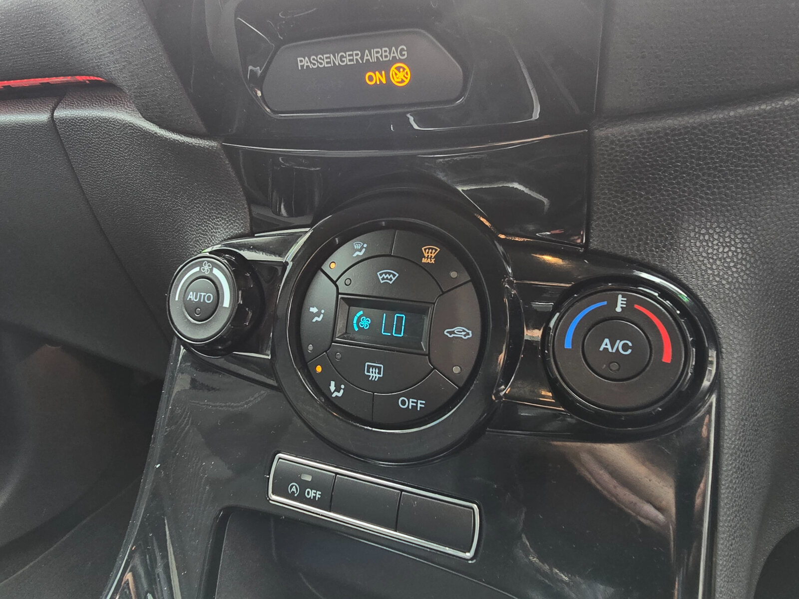 2014 Ford Fiesta Titanium 1.0 Petrol - Image 15