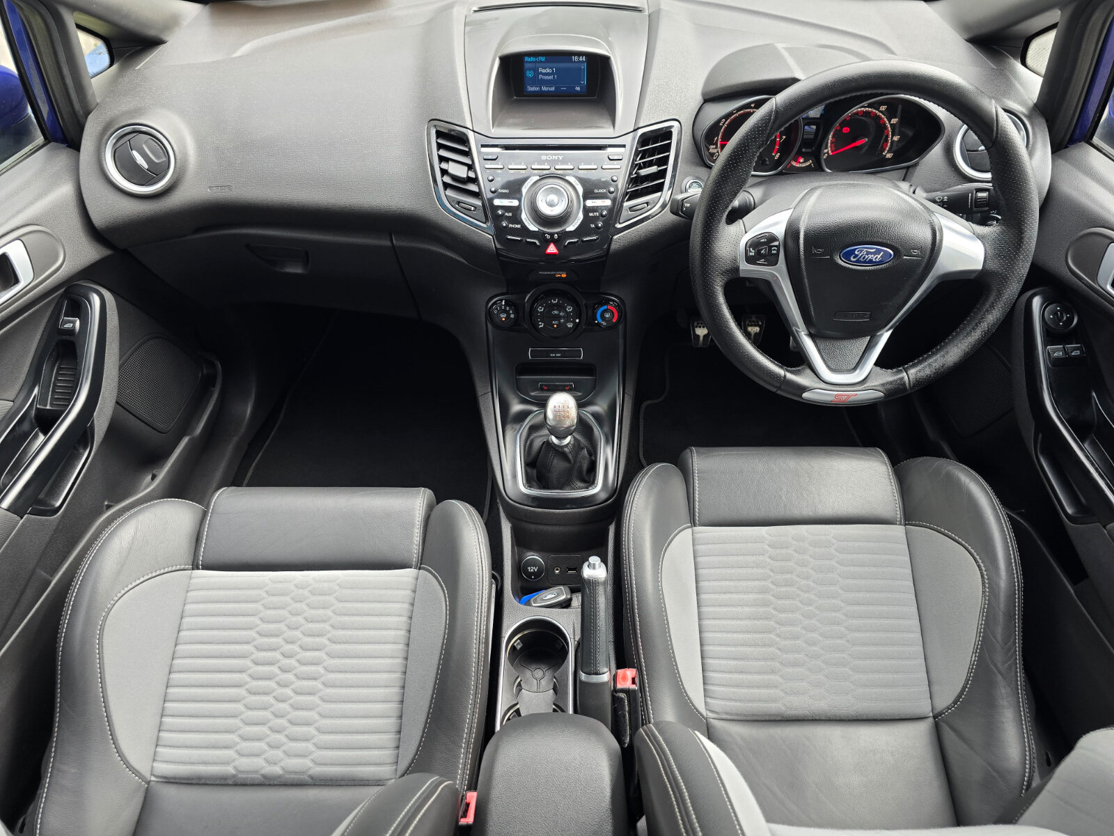 2015 Ford Fiesta ST-2 1.6 Petrol - Image 11