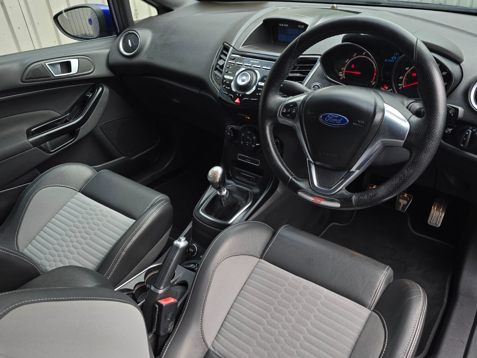 2015 Ford Fiesta ST-2 1.6 Petrol - Image 13