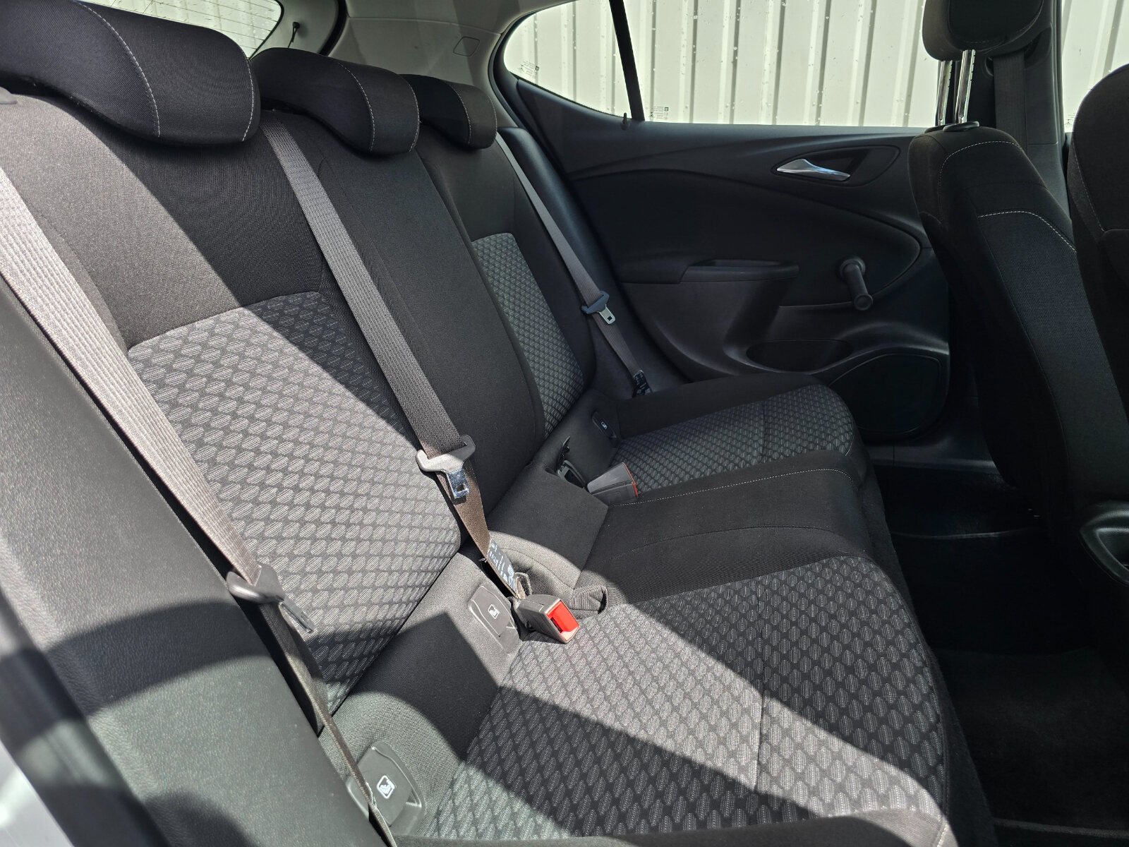 2016 Opel Astra 1.4 Petrol - Image 18