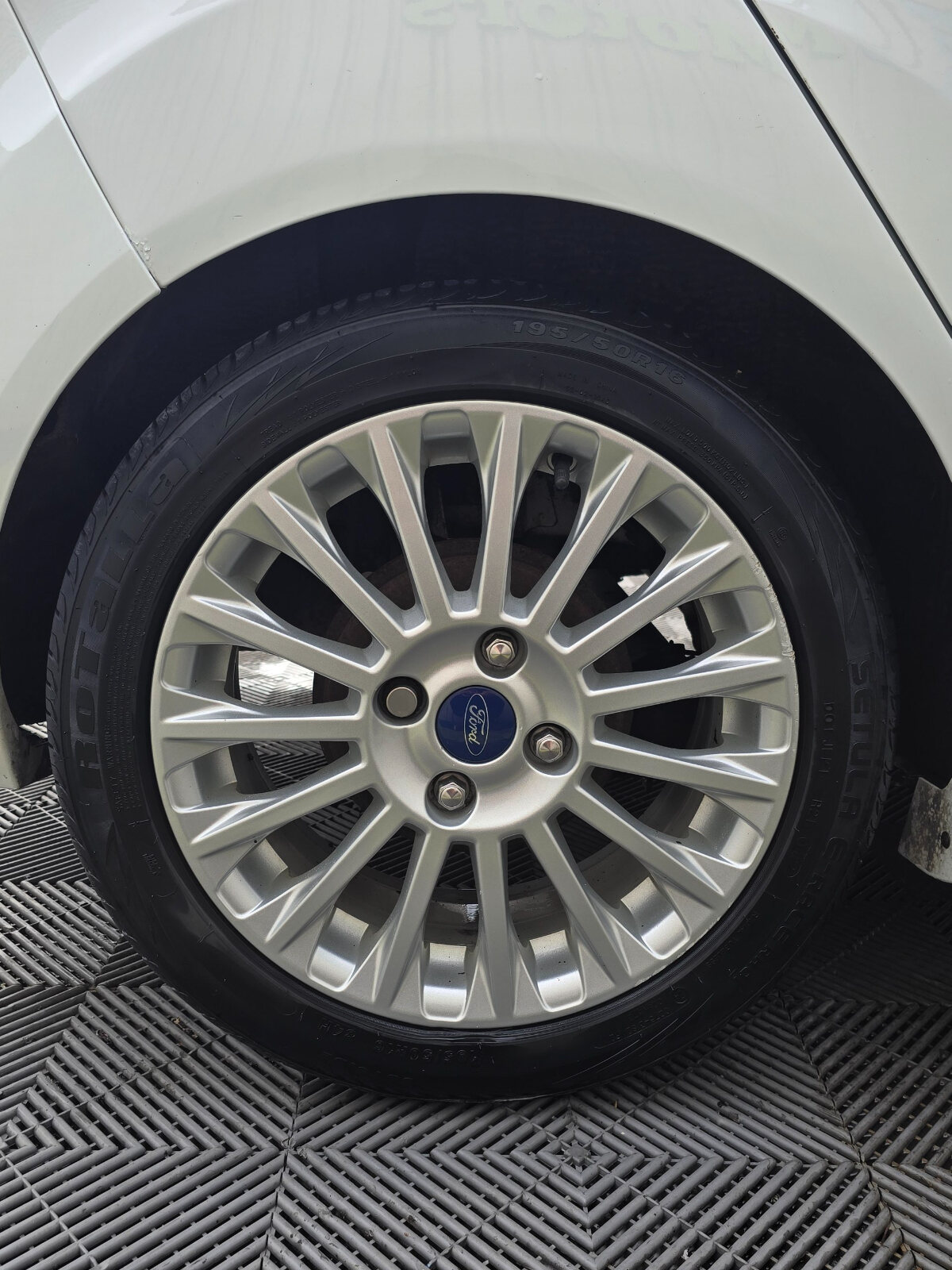 2014 Ford Fiesta Titanium 1.0 Petrol - Image 9