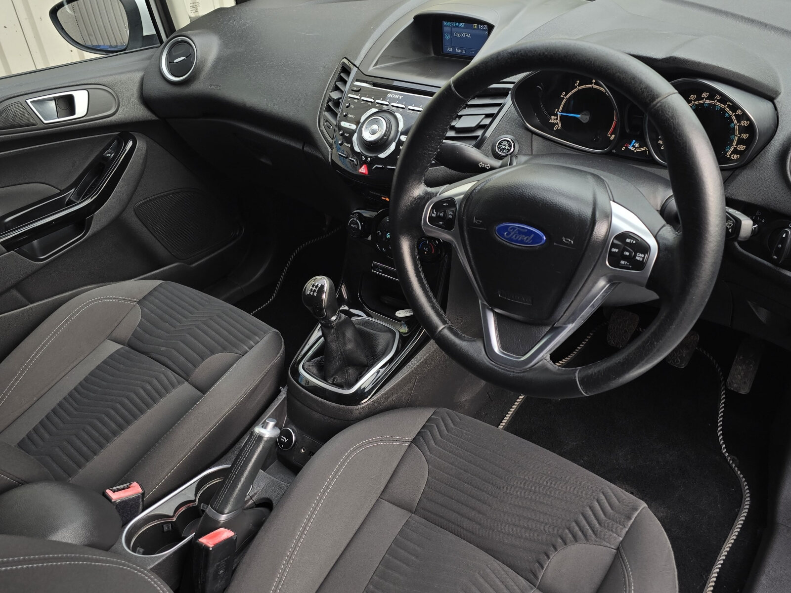 2014 Ford Fiesta Titanium 1.0 Petrol - Image 12