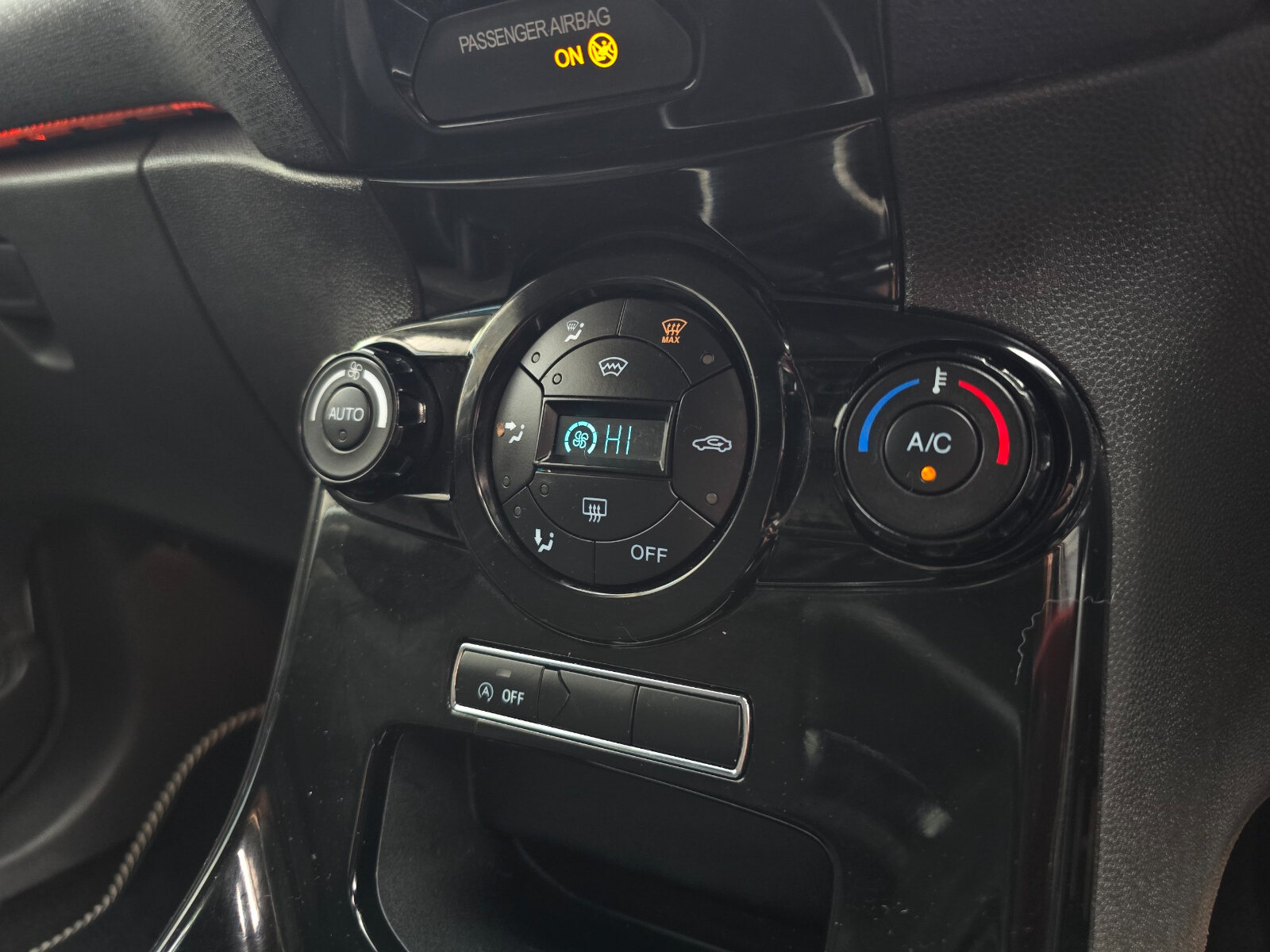 2014 Ford Fiesta Titanium 1.0 Petrol - Image 15