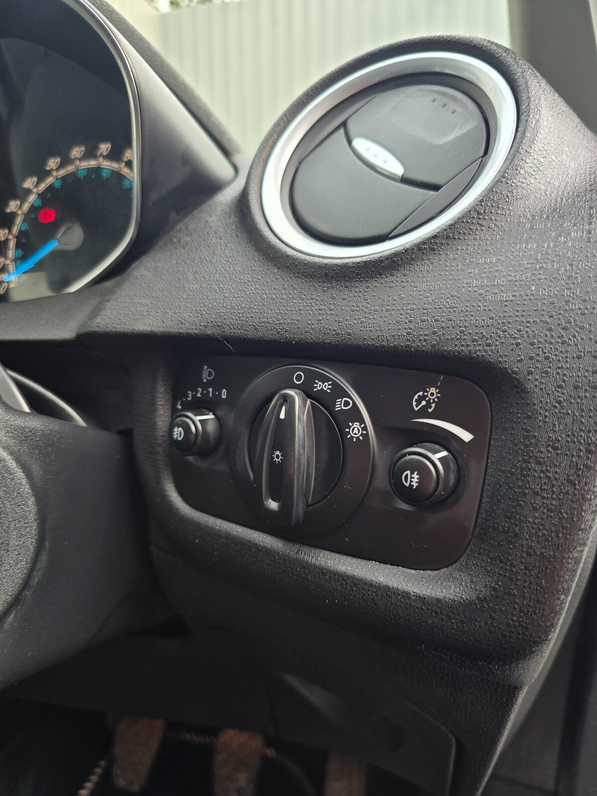2014 Ford Fiesta Titanium 1.0 Petrol - Image 18
