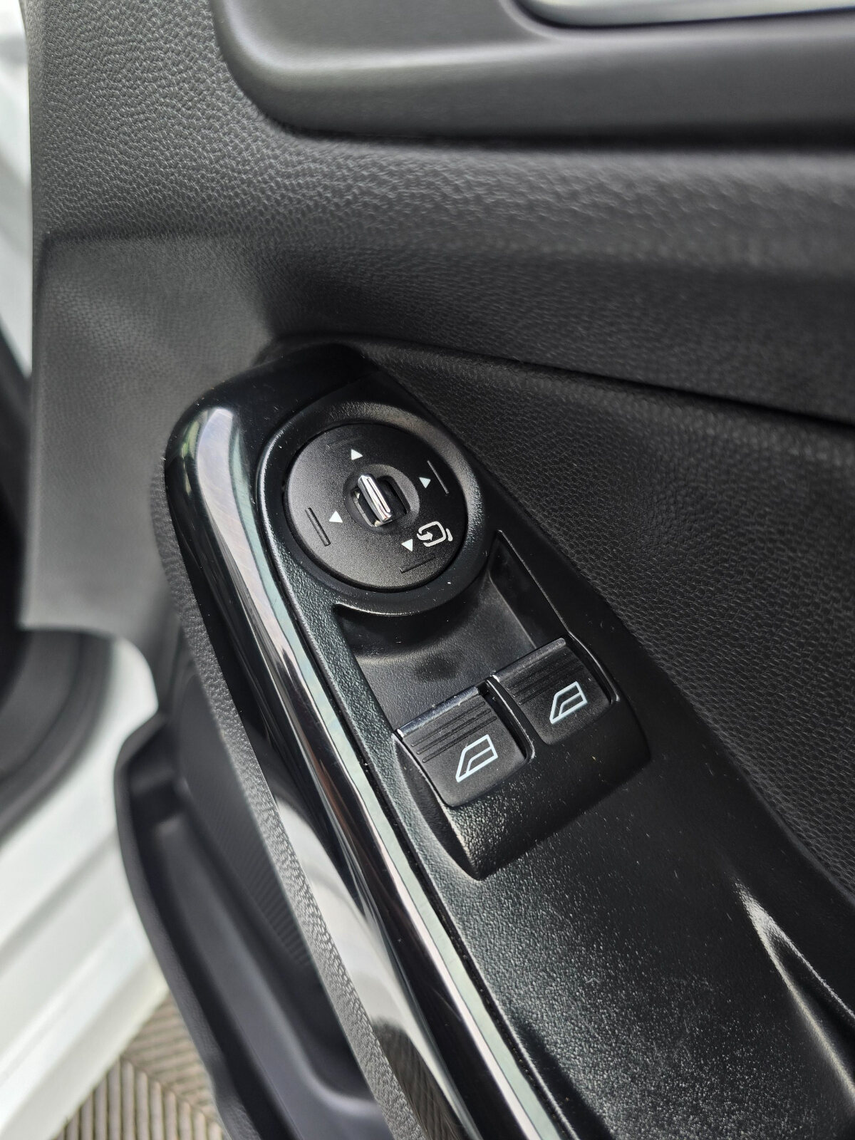 2014 Ford Fiesta Titanium 1.0 Petrol - Image 20