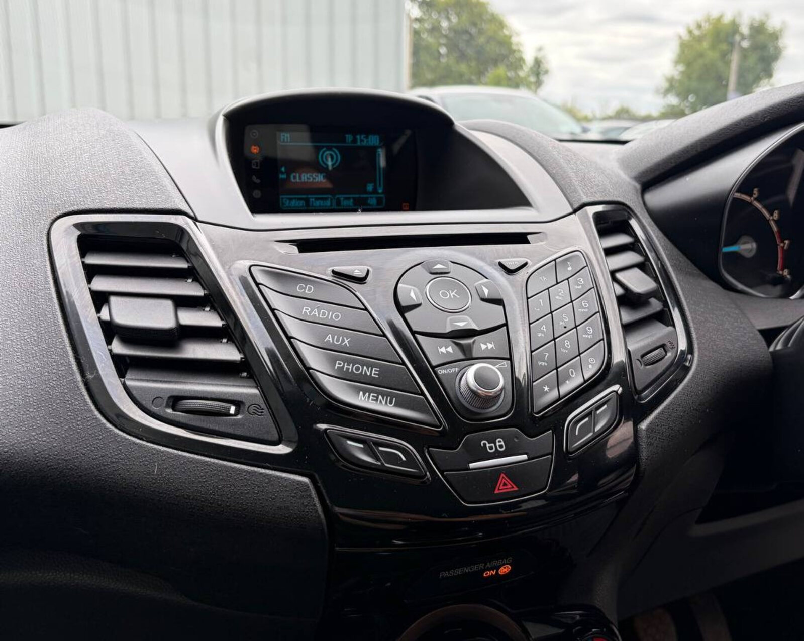 2015 Ford Fiesta Zetec 1.0 Petrol - Image 16