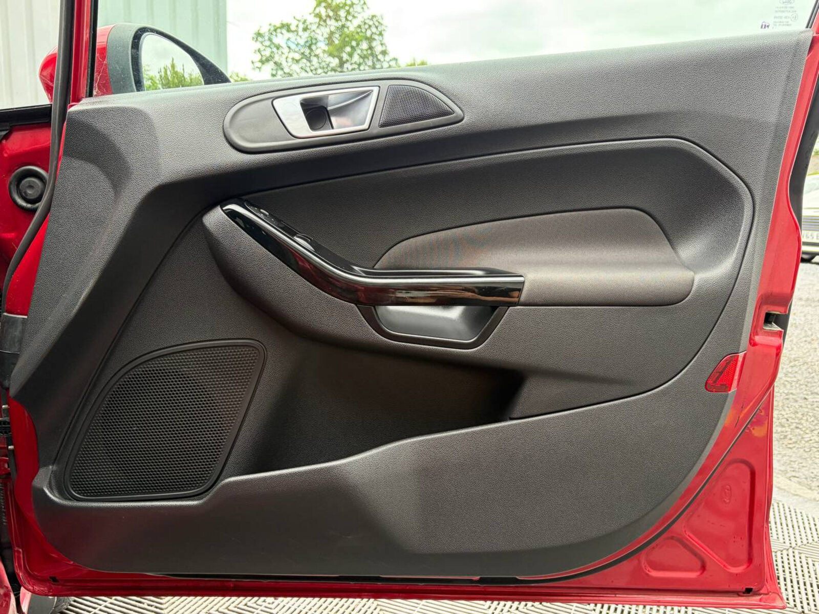 2015 Ford Fiesta Zetec 1.0 Petrol - Image 19