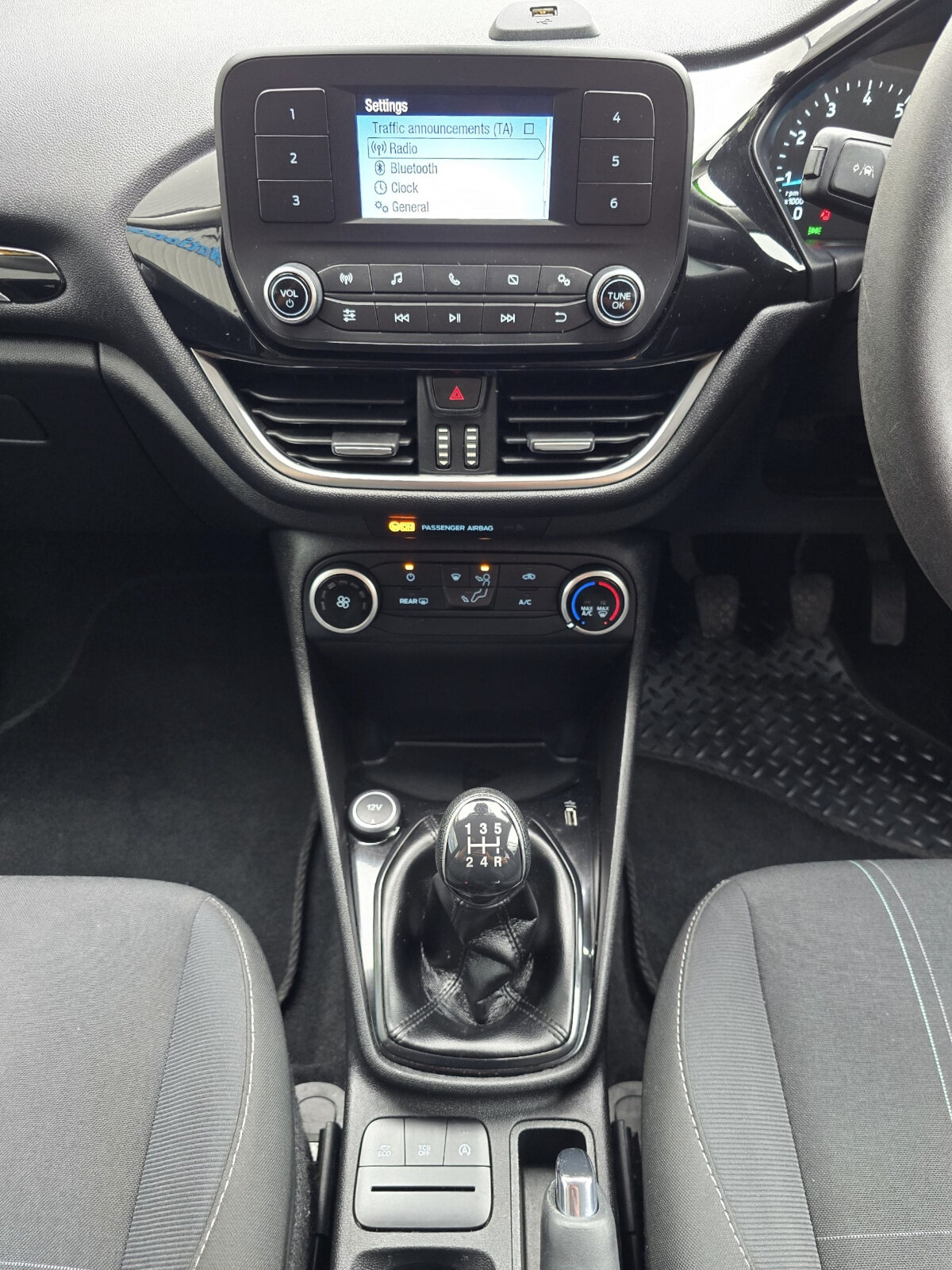 2018 Ford Fiesta 1.1 Zetec - Image 13