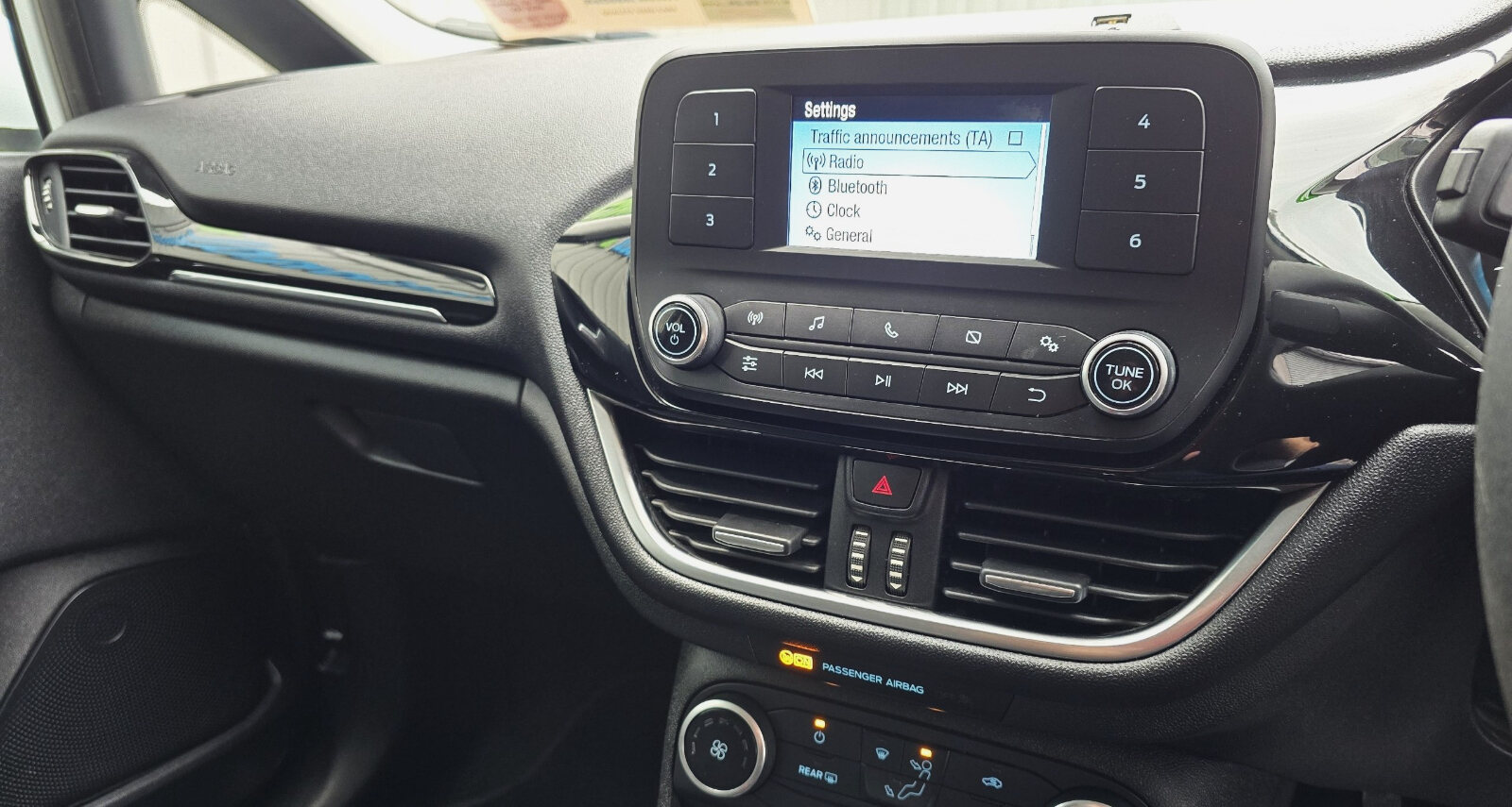 2018 Ford Fiesta 1.1 Zetec - Image 15