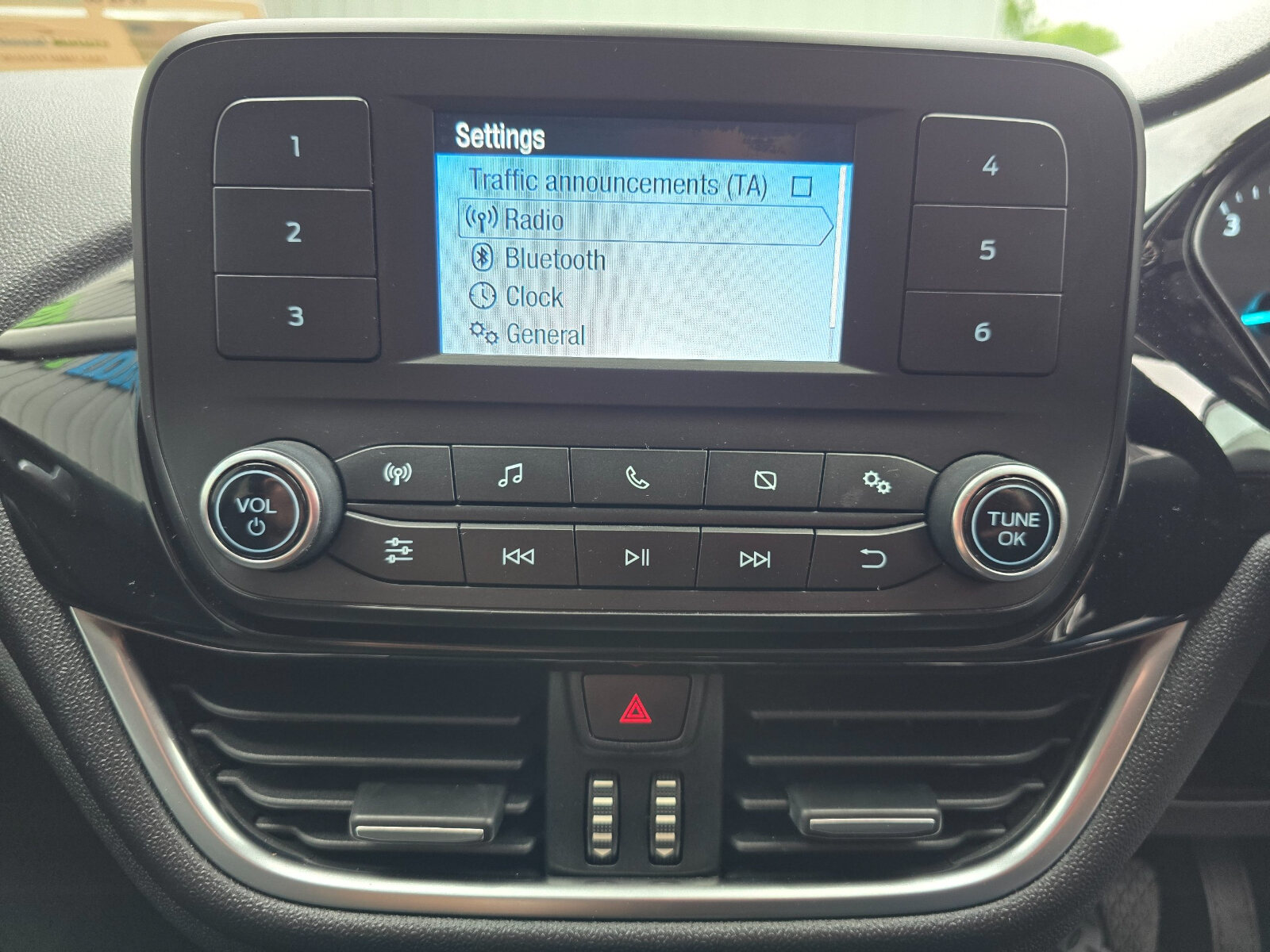 2018 Ford Fiesta 1.1 Zetec - Image 16