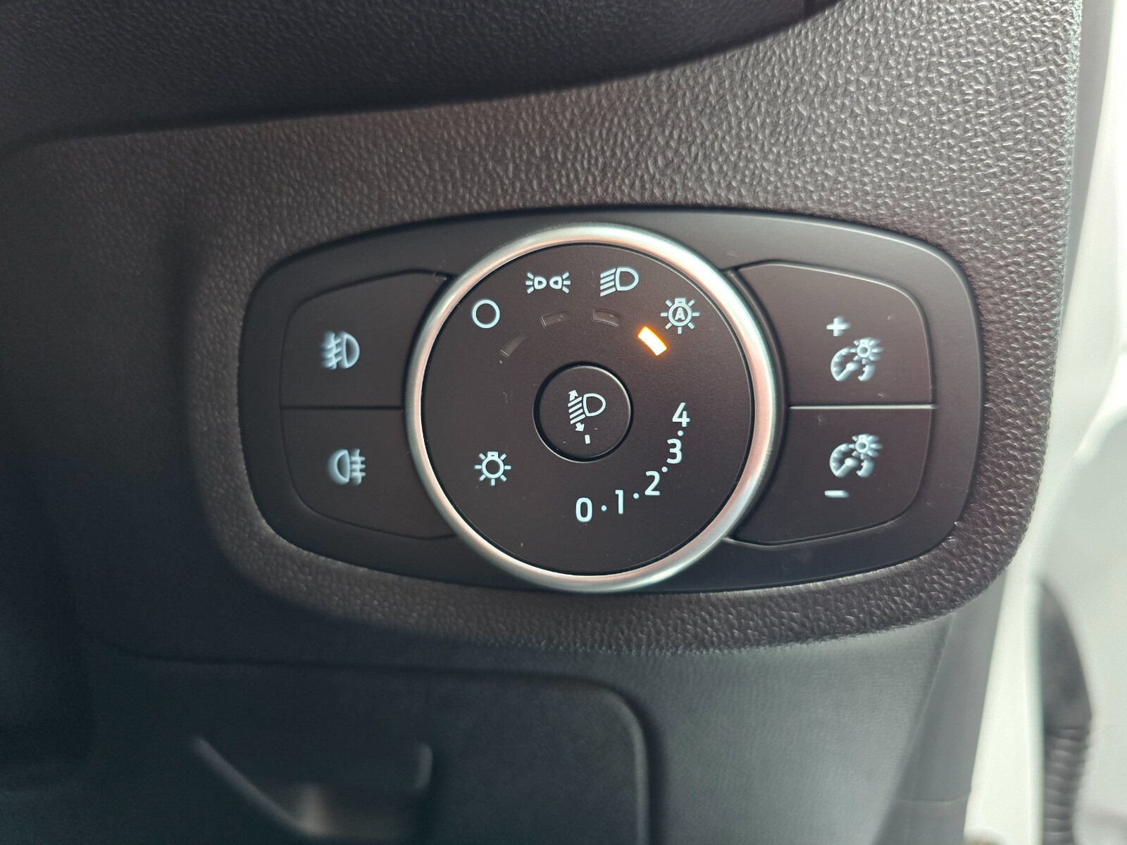 2018 Ford Fiesta 1.1 Zetec - Image 18