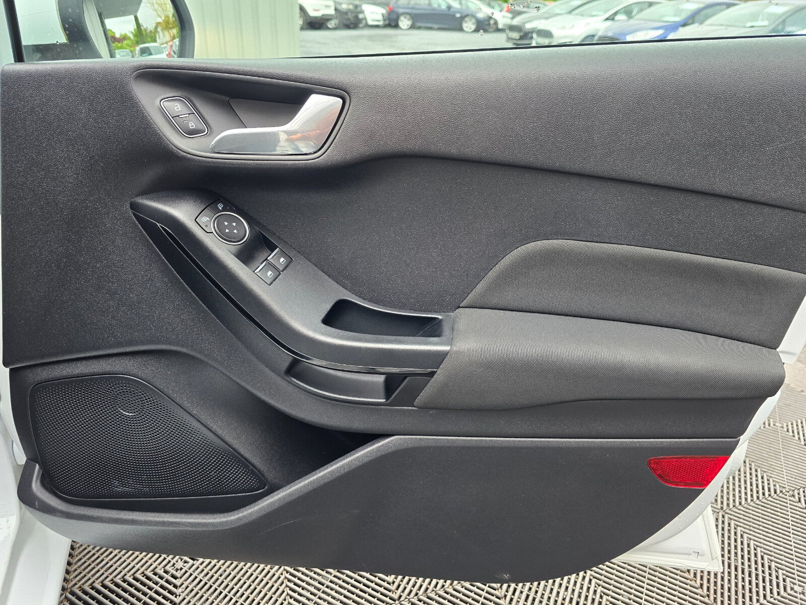 2018 Ford Fiesta 1.1 Zetec - Image 19
