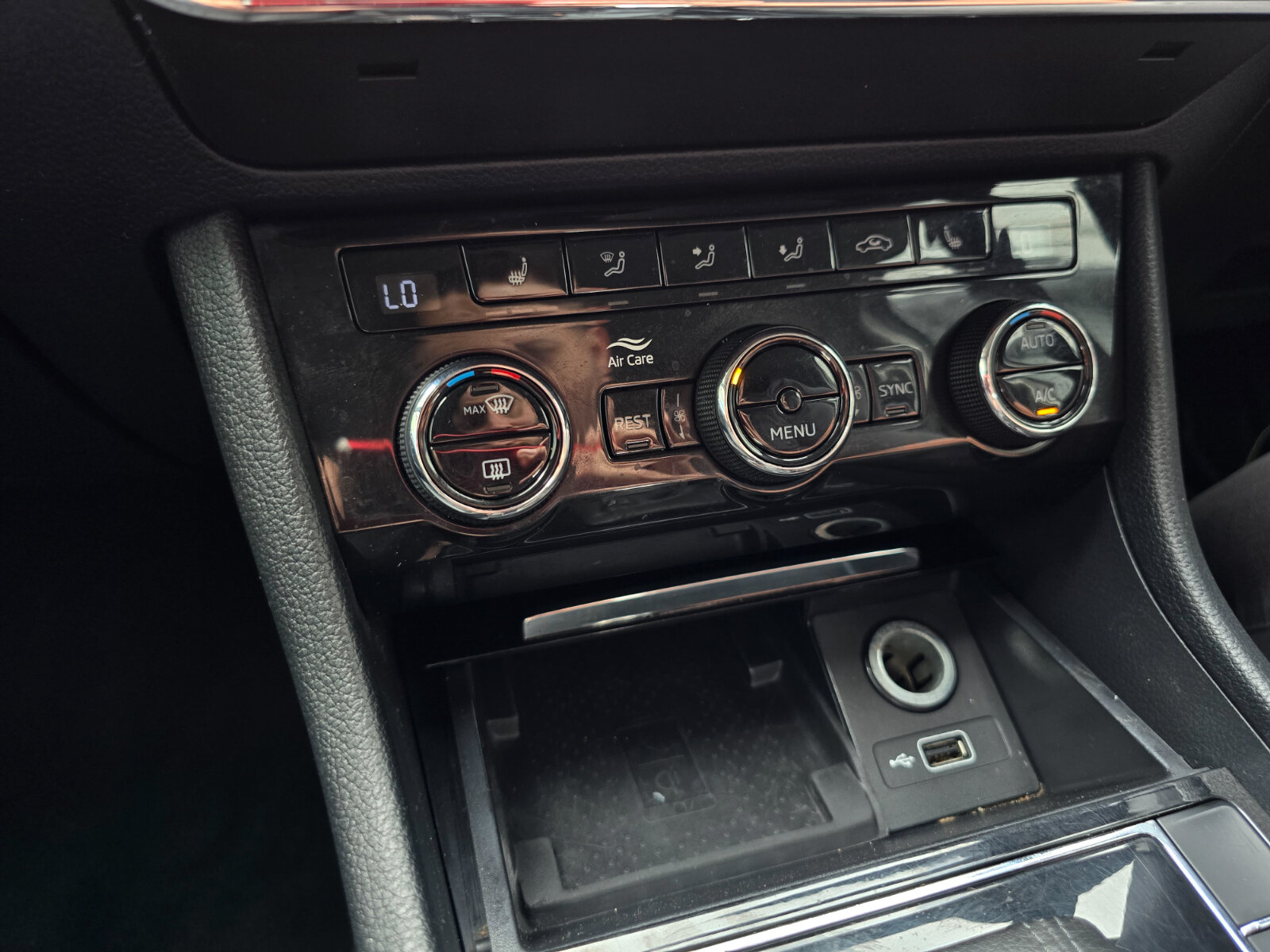 2018 Skoda Superb 2.0 150bhp Automatic - Image 15