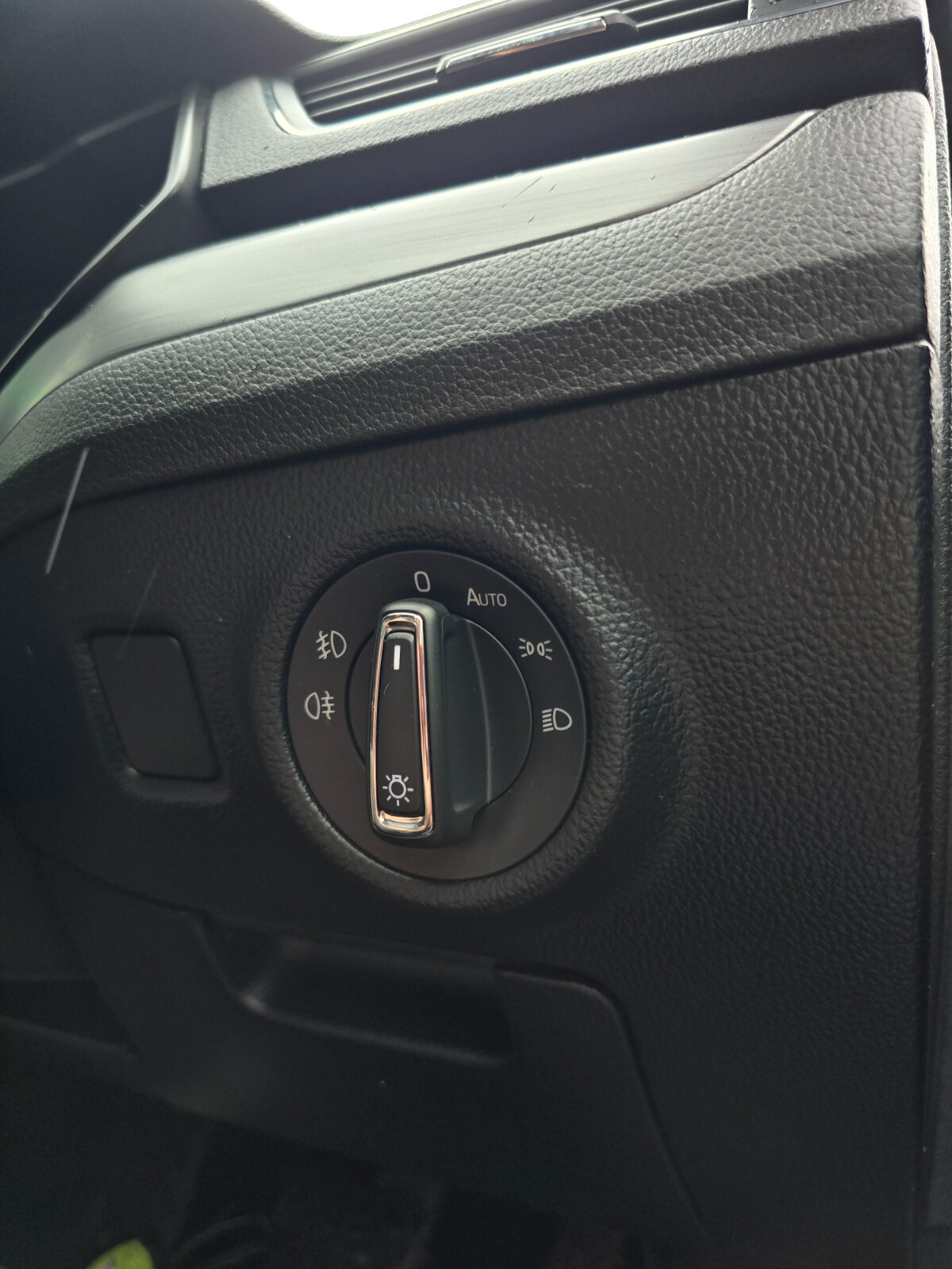2018 Skoda Superb 2.0 150bhp Automatic - Image 18