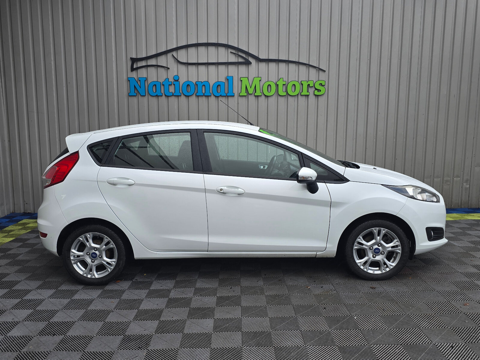 2014 Ford Fiesta 1.25 Zetec Petrol - Image 2