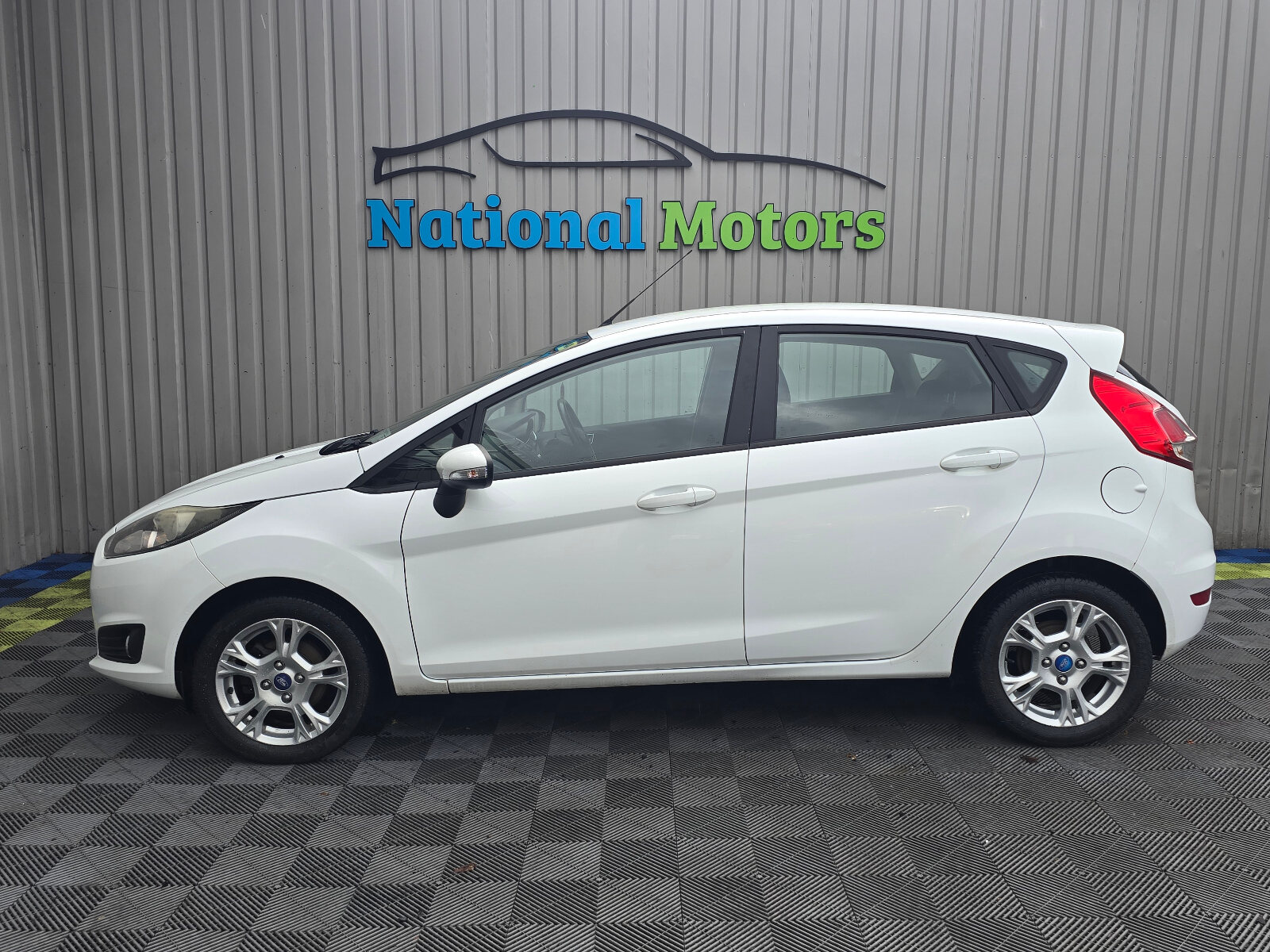 2014 Ford Fiesta 1.25 Zetec Petrol - Image 6