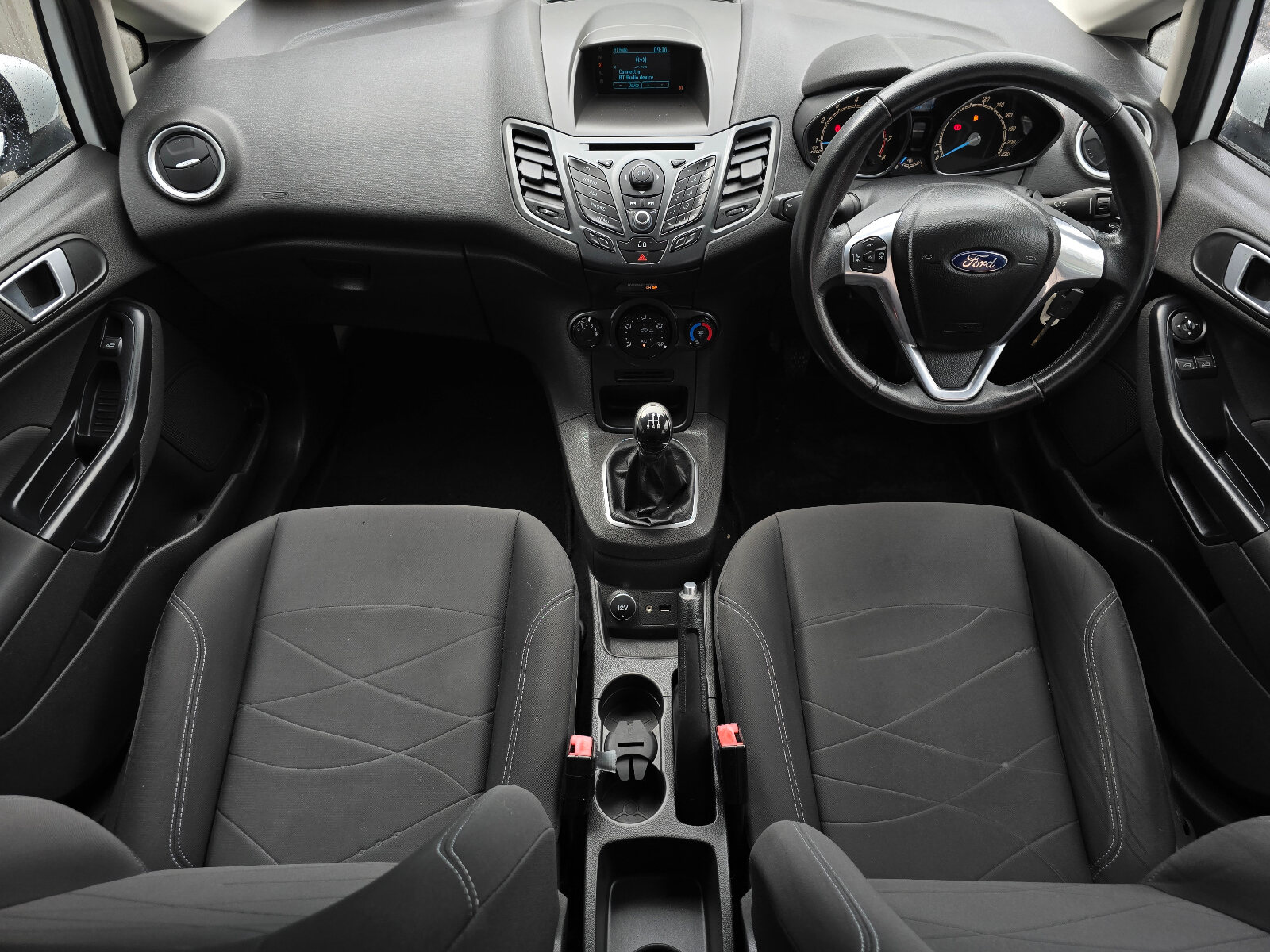 2014 Ford Fiesta 1.25 Zetec Petrol - Image 10