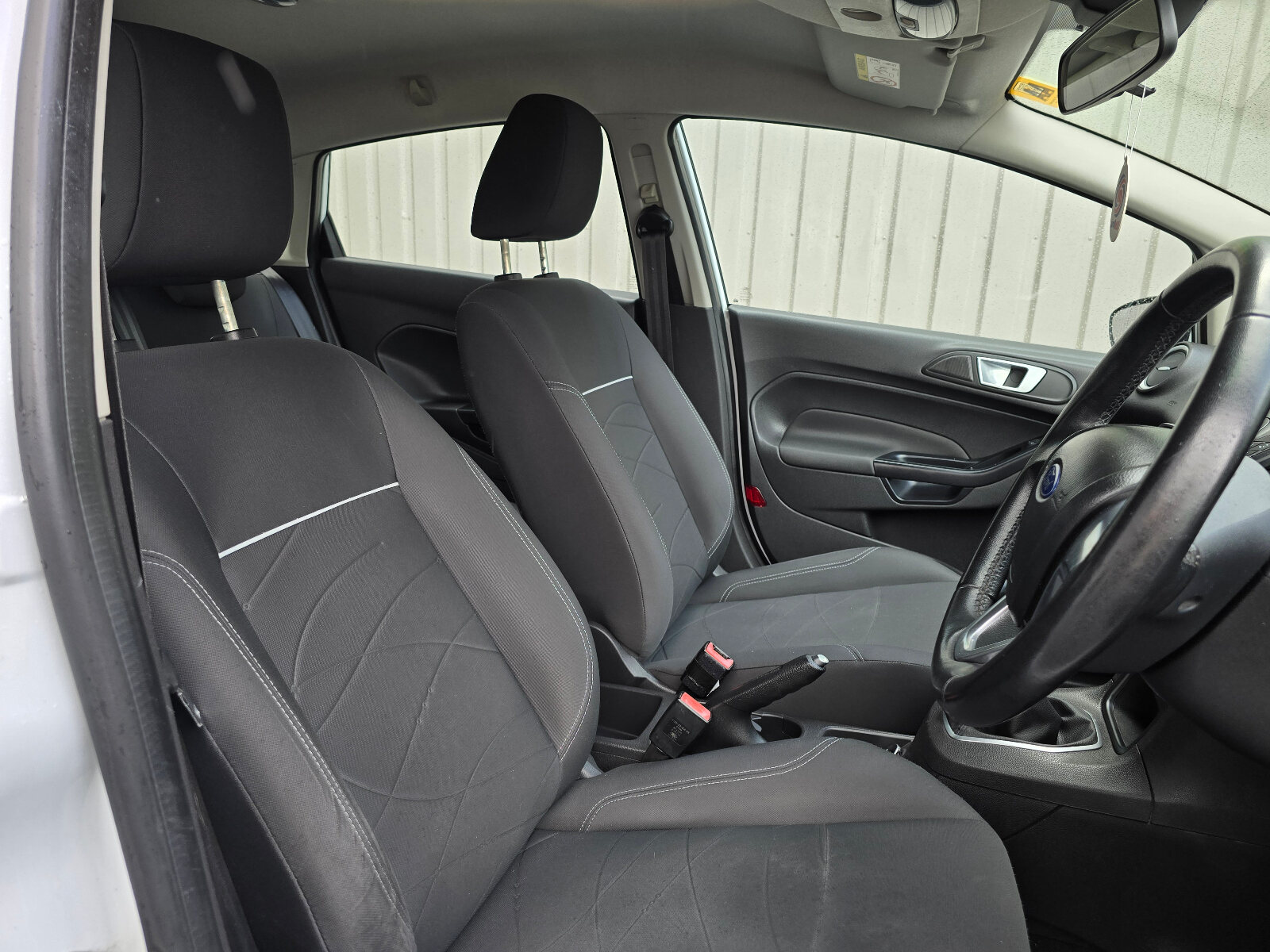 2014 Ford Fiesta 1.25 Zetec Petrol - Image 11