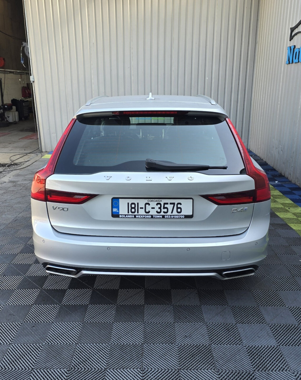 2018 Volvo V90 2.0 R-Design 190hp Automatic - Image 4