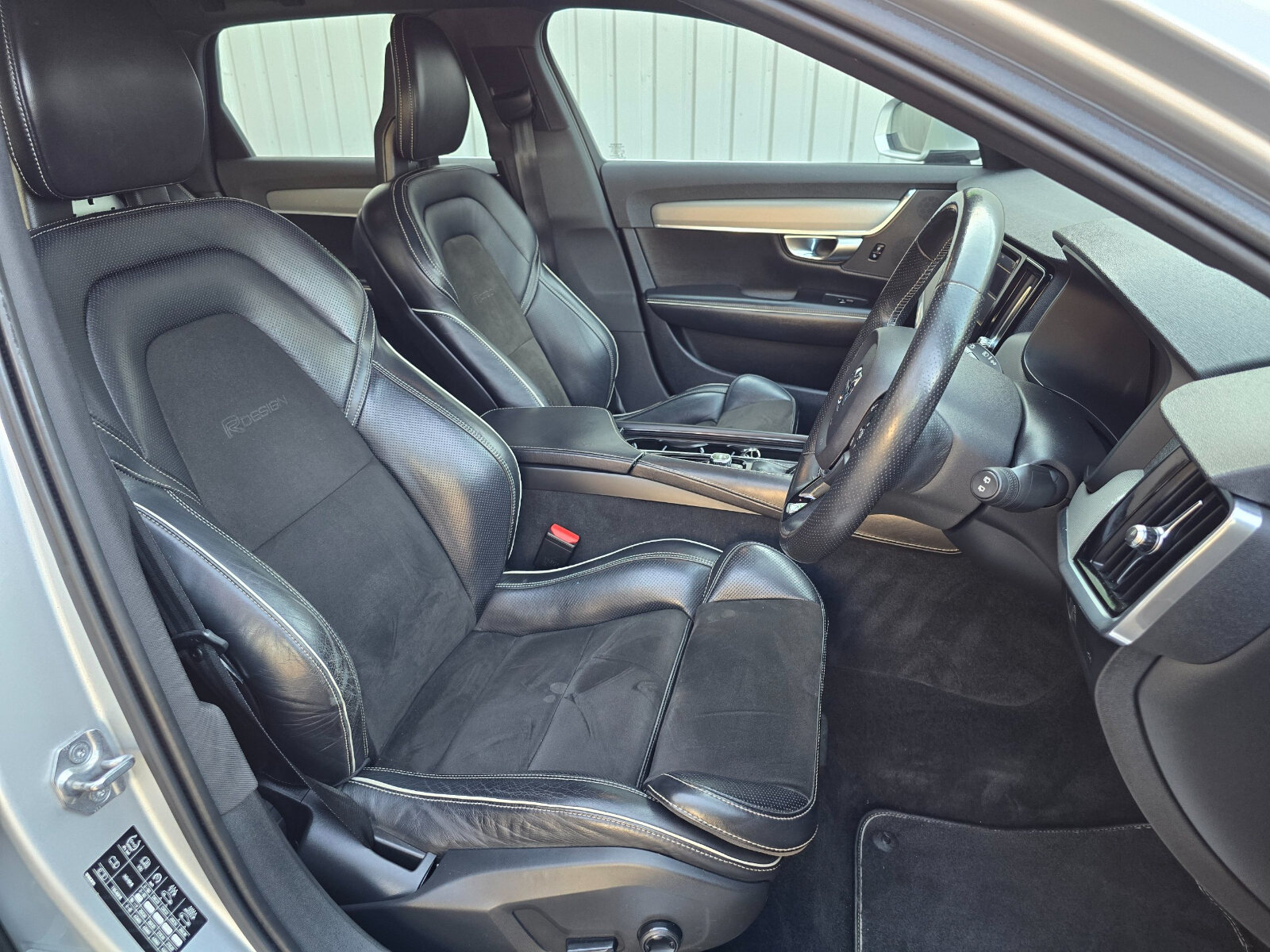 2018 Volvo V90 2.0 R-Design 190hp Automatic - Image 9