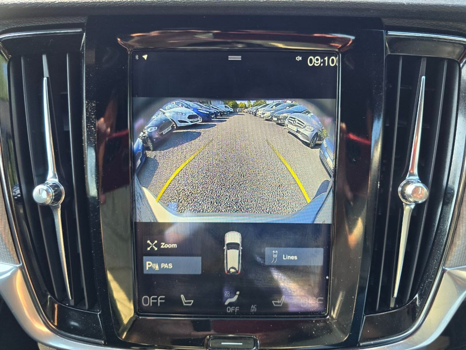 2018 Volvo V90 2.0 R-Design 190hp Automatic - Image 15