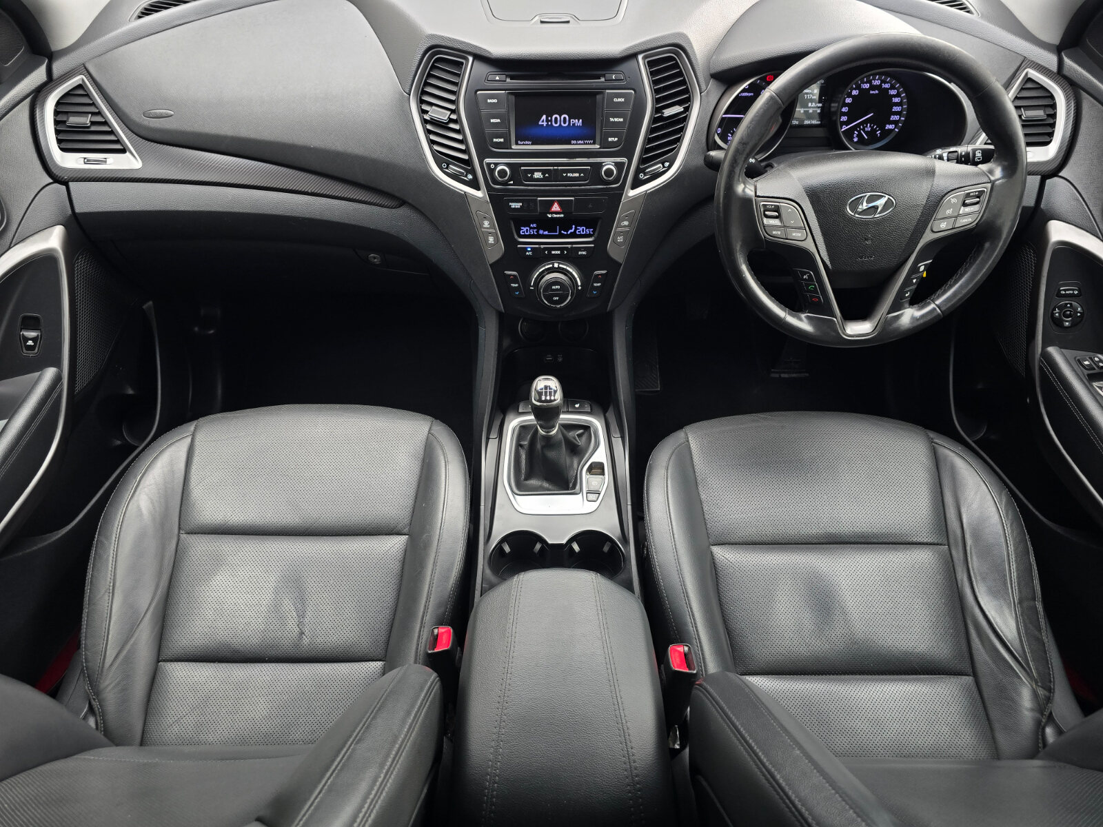 2016 Hyundai Santa Fe 2.2 4WD Executive - Image 10