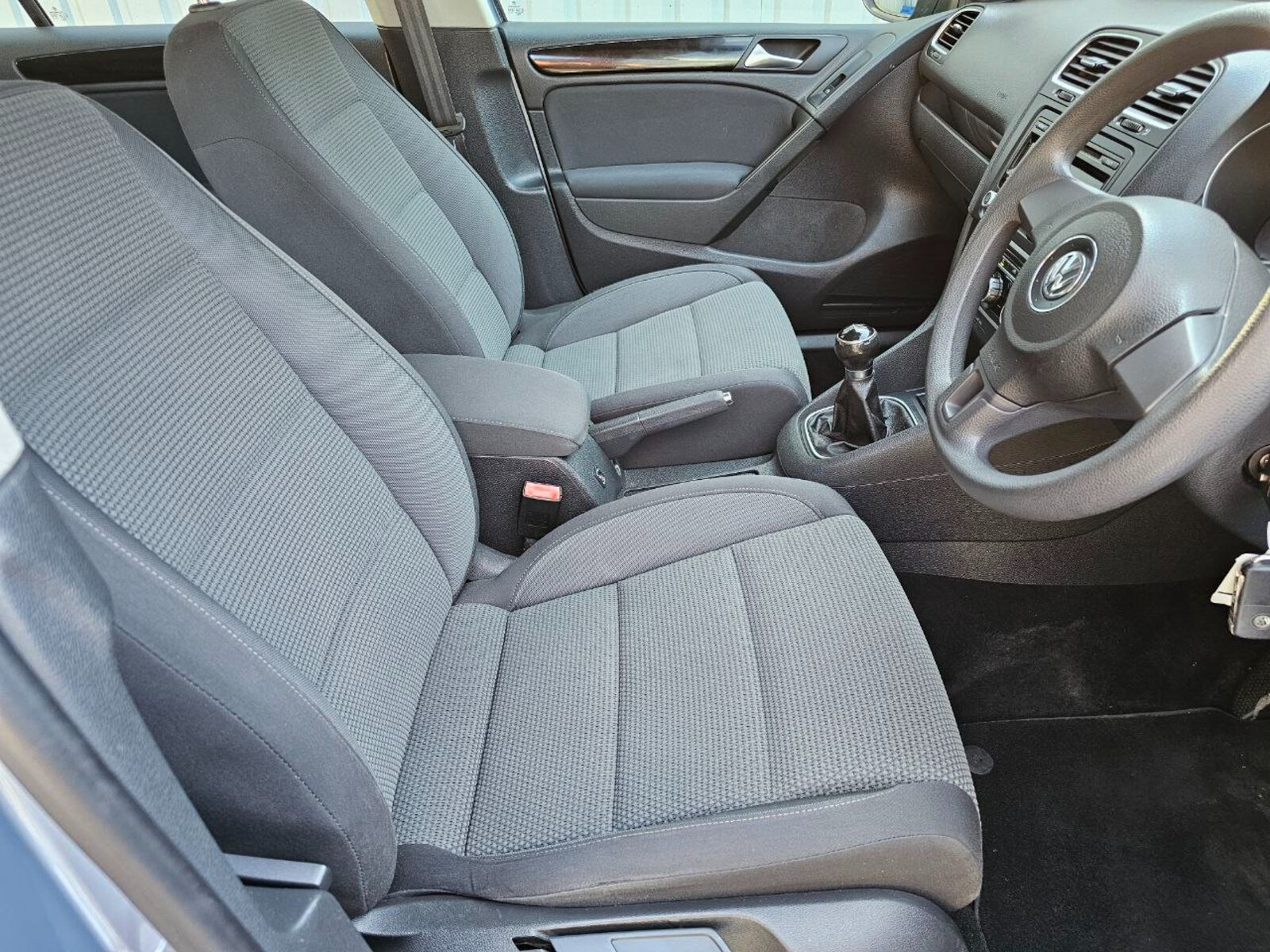2010 Volkswagen Golf 1.6 TDI - Image 10