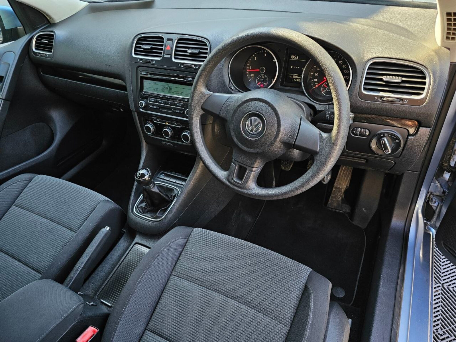 2010 Volkswagen Golf 1.6 TDI - Image 11