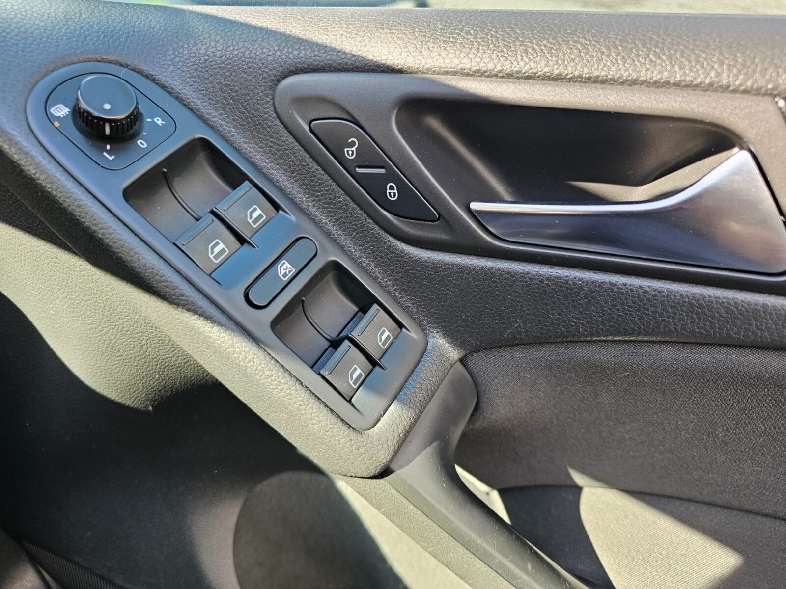 2010 Volkswagen Golf 1.6 TDI - Image 18