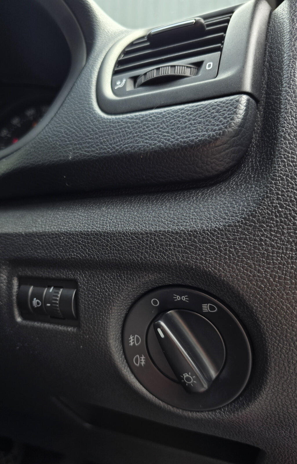2015 Skoda Roomster 1.2 TSI - Image 17