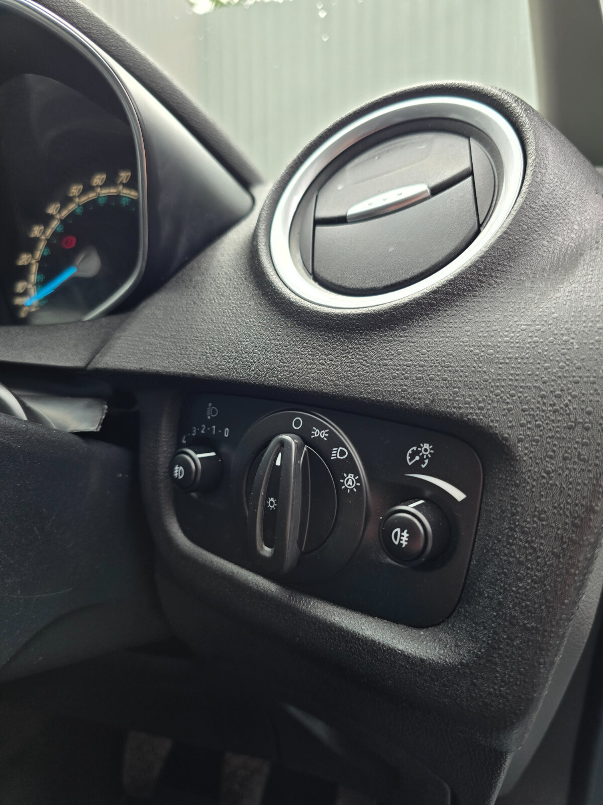 2016 Ford Fiesta Titanium 1.0 Petrol - Image 18