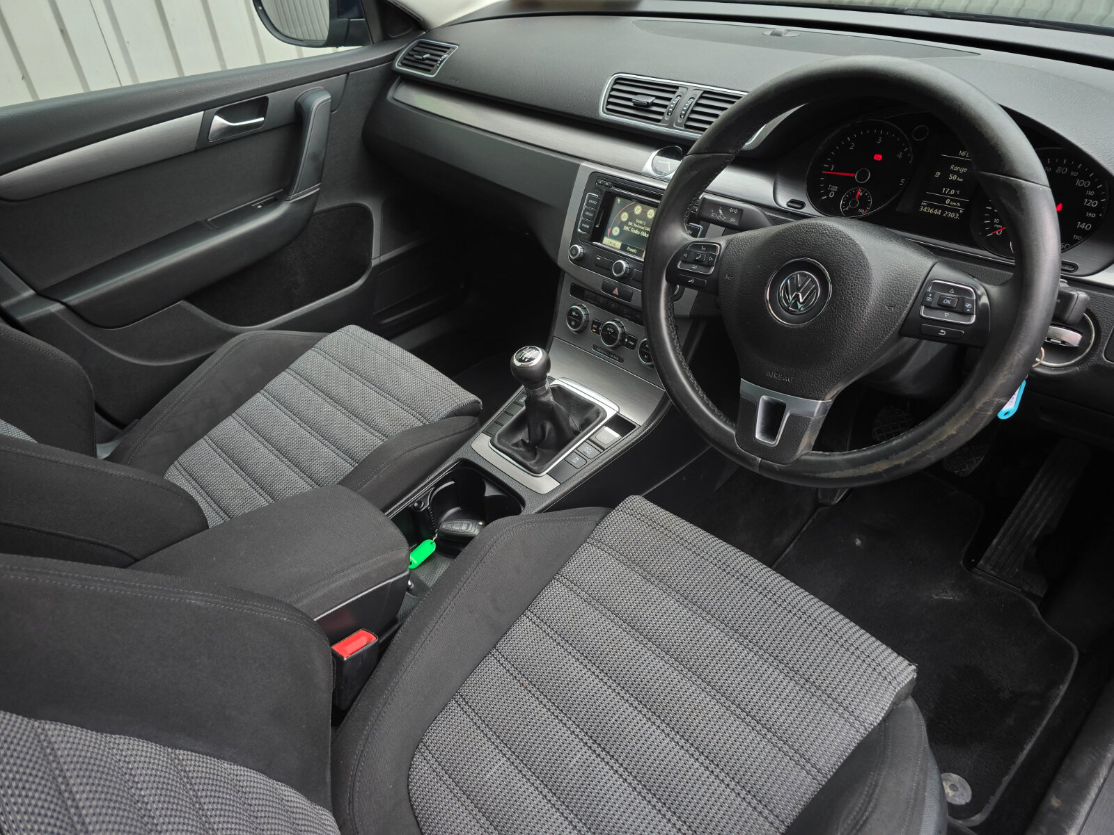 2012 Volkswagen Passat 2.0 TDI COMFORTLINE - Image 9