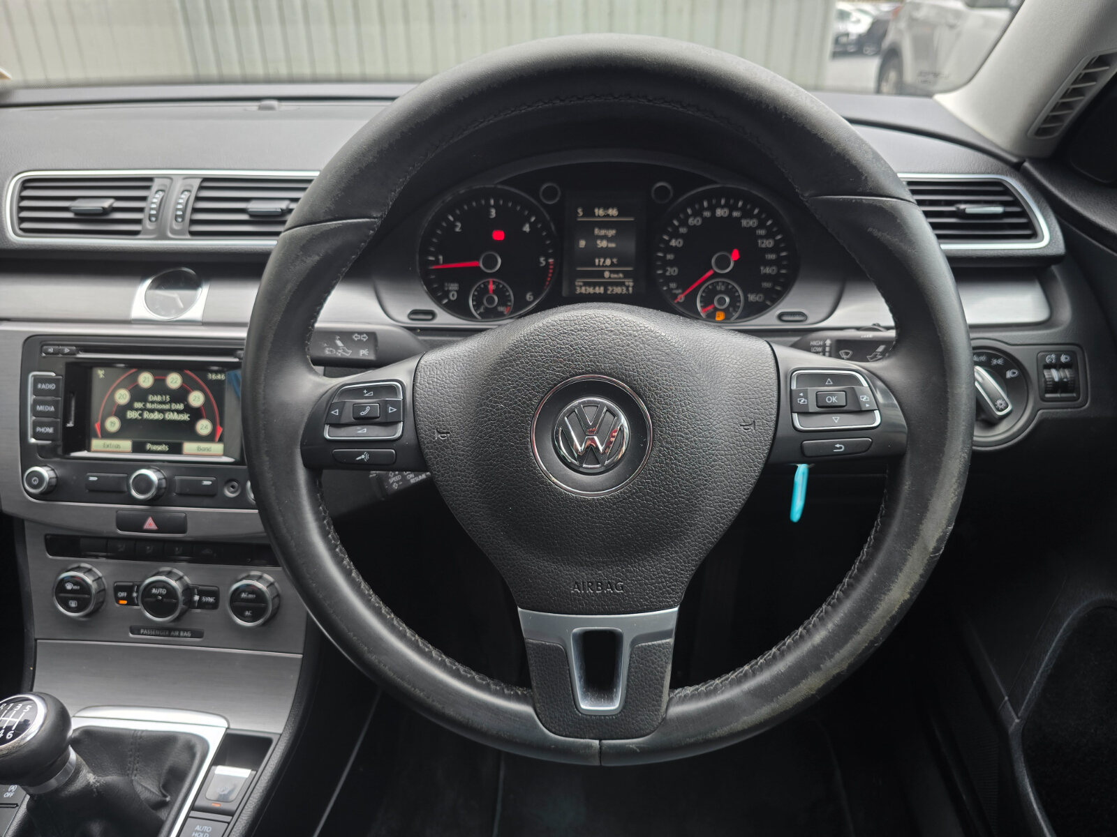 2012 Volkswagen Passat 2.0 TDI COMFORTLINE - Image 15