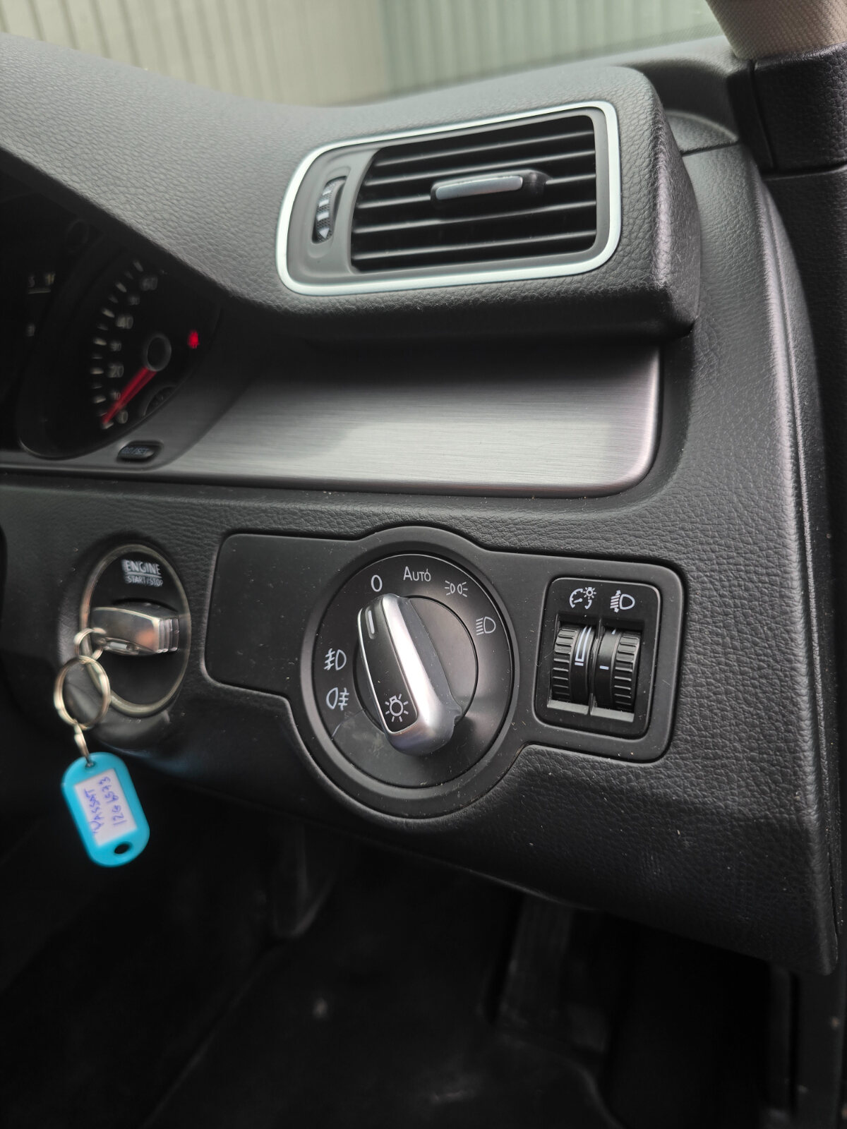 2012 Volkswagen Passat 2.0 TDI COMFORTLINE - Image 16
