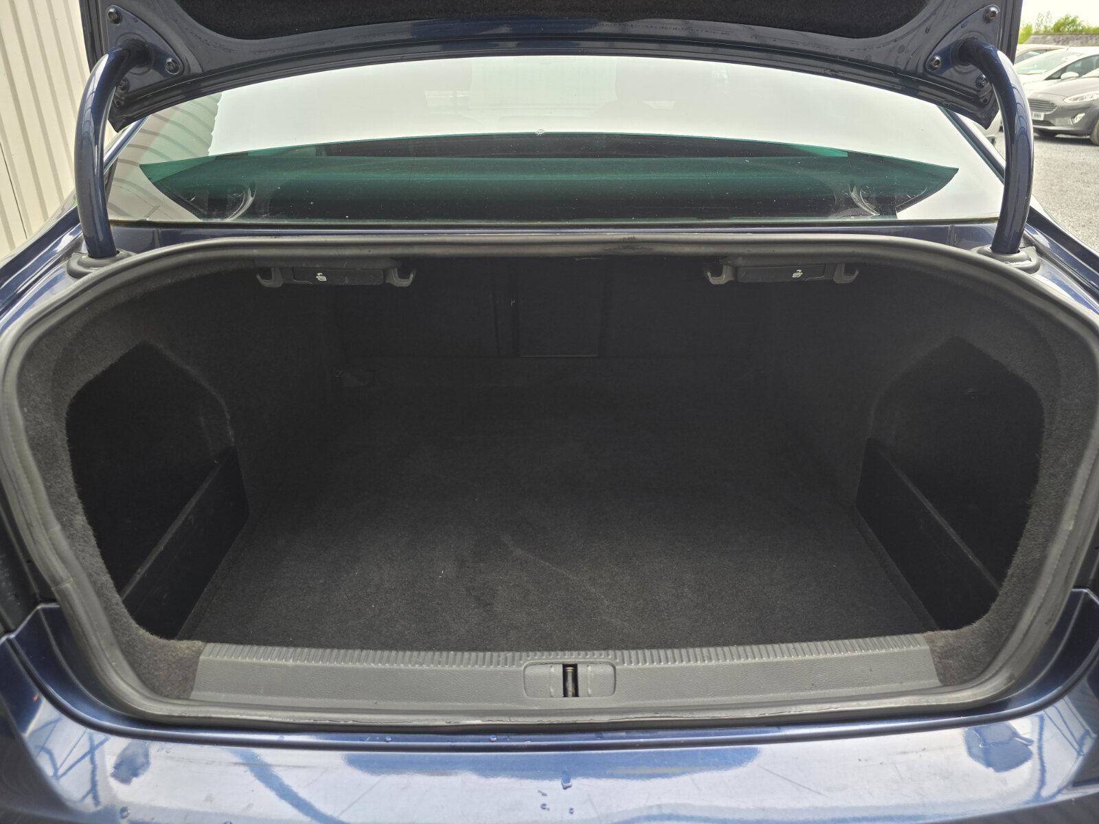 2012 Volkswagen Passat 2.0 TDI COMFORTLINE - Image 19