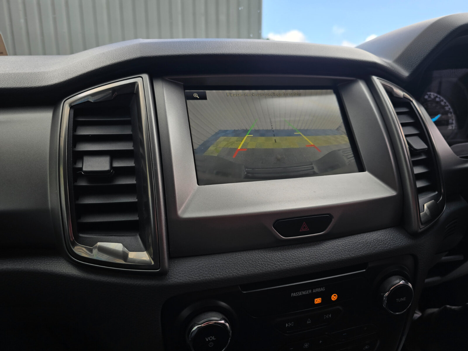 2016 Ford Ranger 2.2 TDCI 4WD AUTOMATIC - Image 16