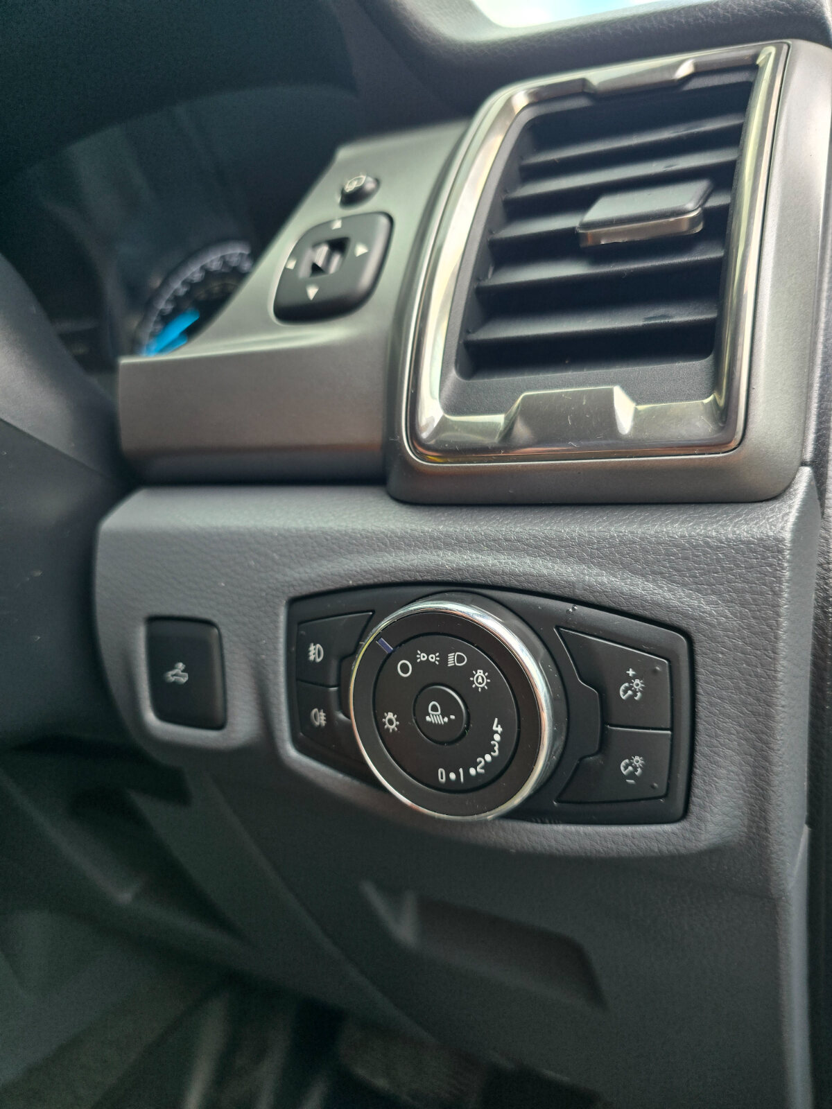 2016 Ford Ranger 2.2 TDCI 4WD AUTOMATIC - Image 18