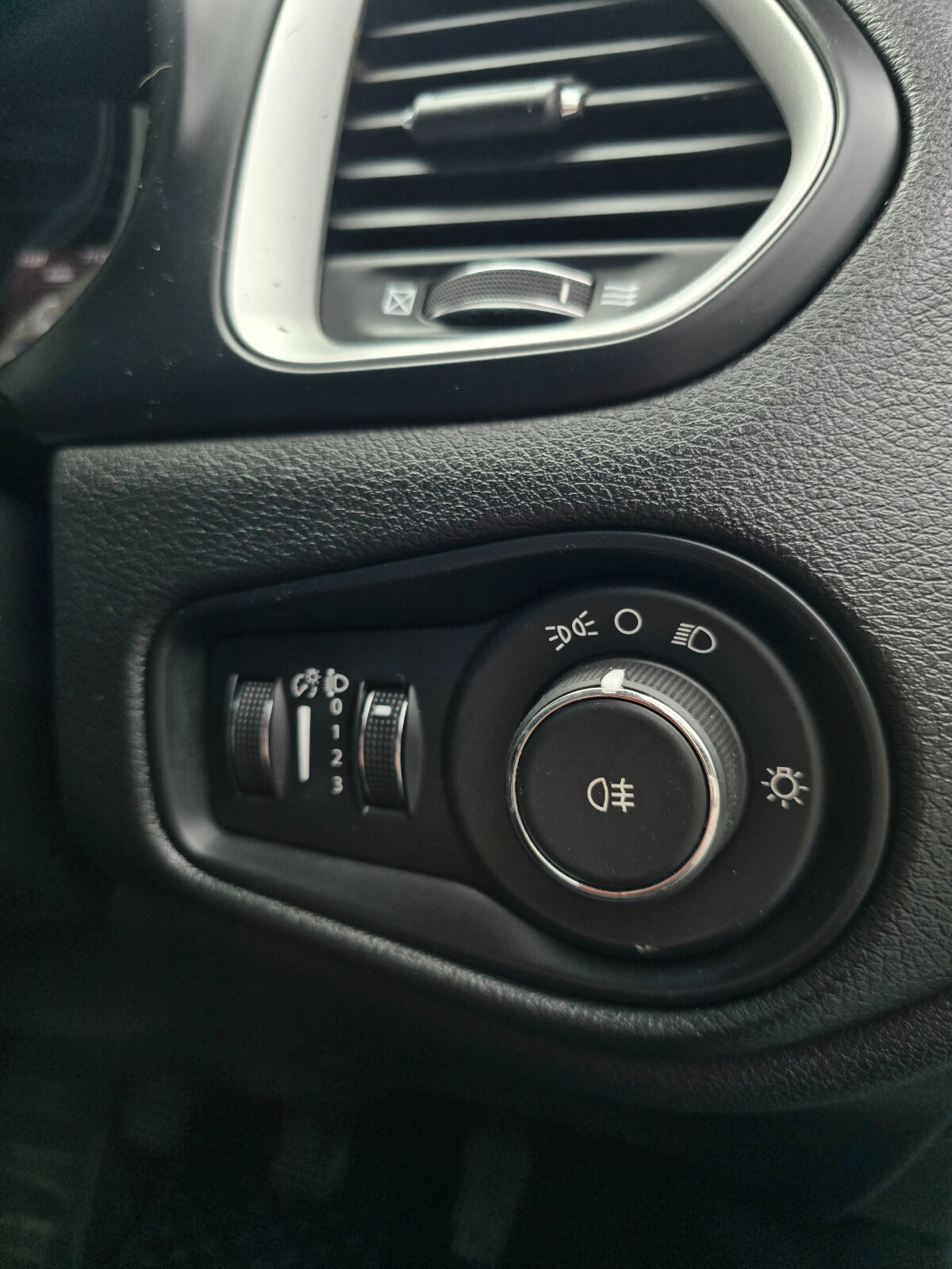 2016 Jeep Renegade 1.6 Mjet FWD SPORT - Image 18