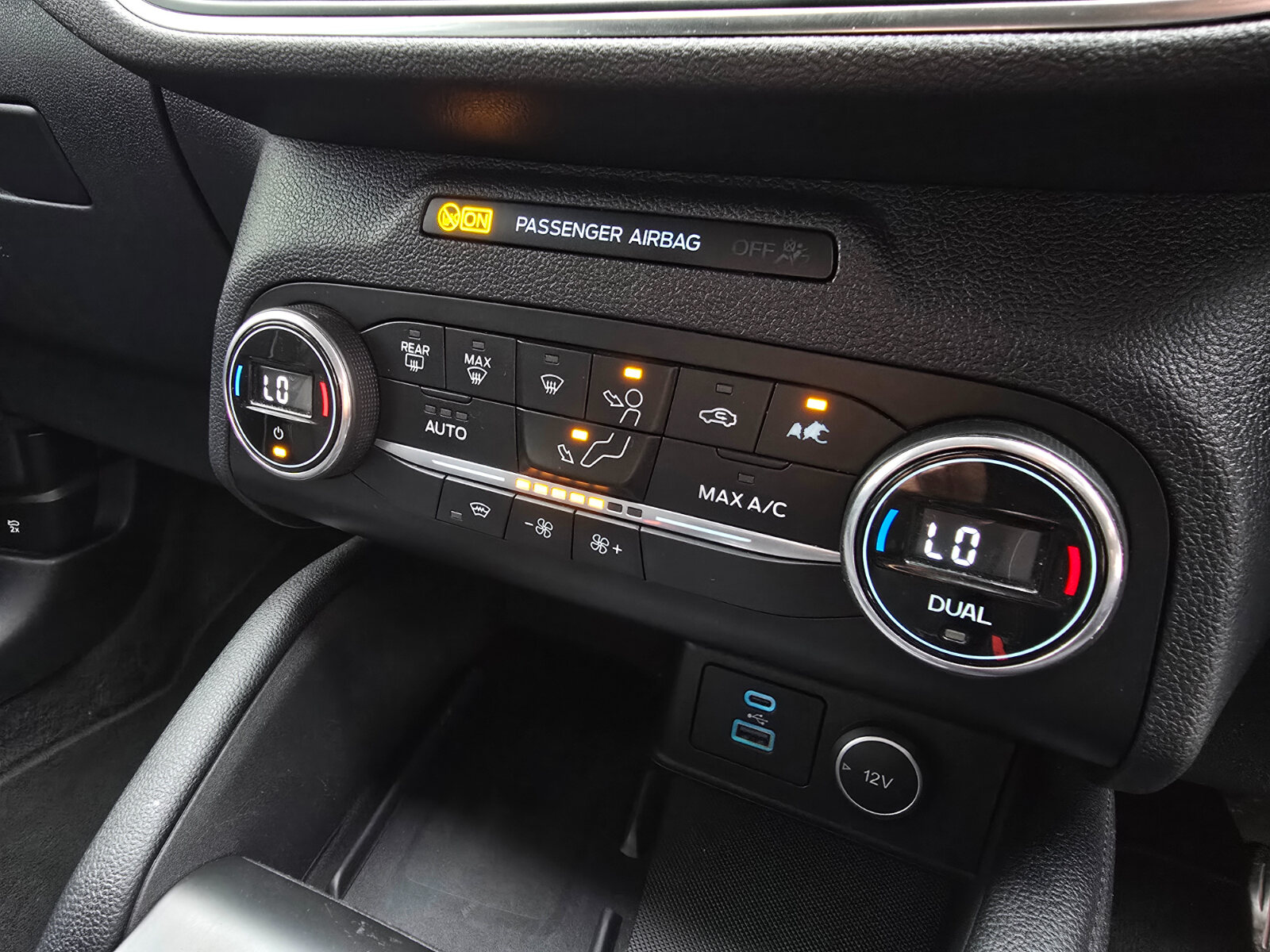 2020 Ford Kuga 1.5 EcoBlue Titanium - Image 17