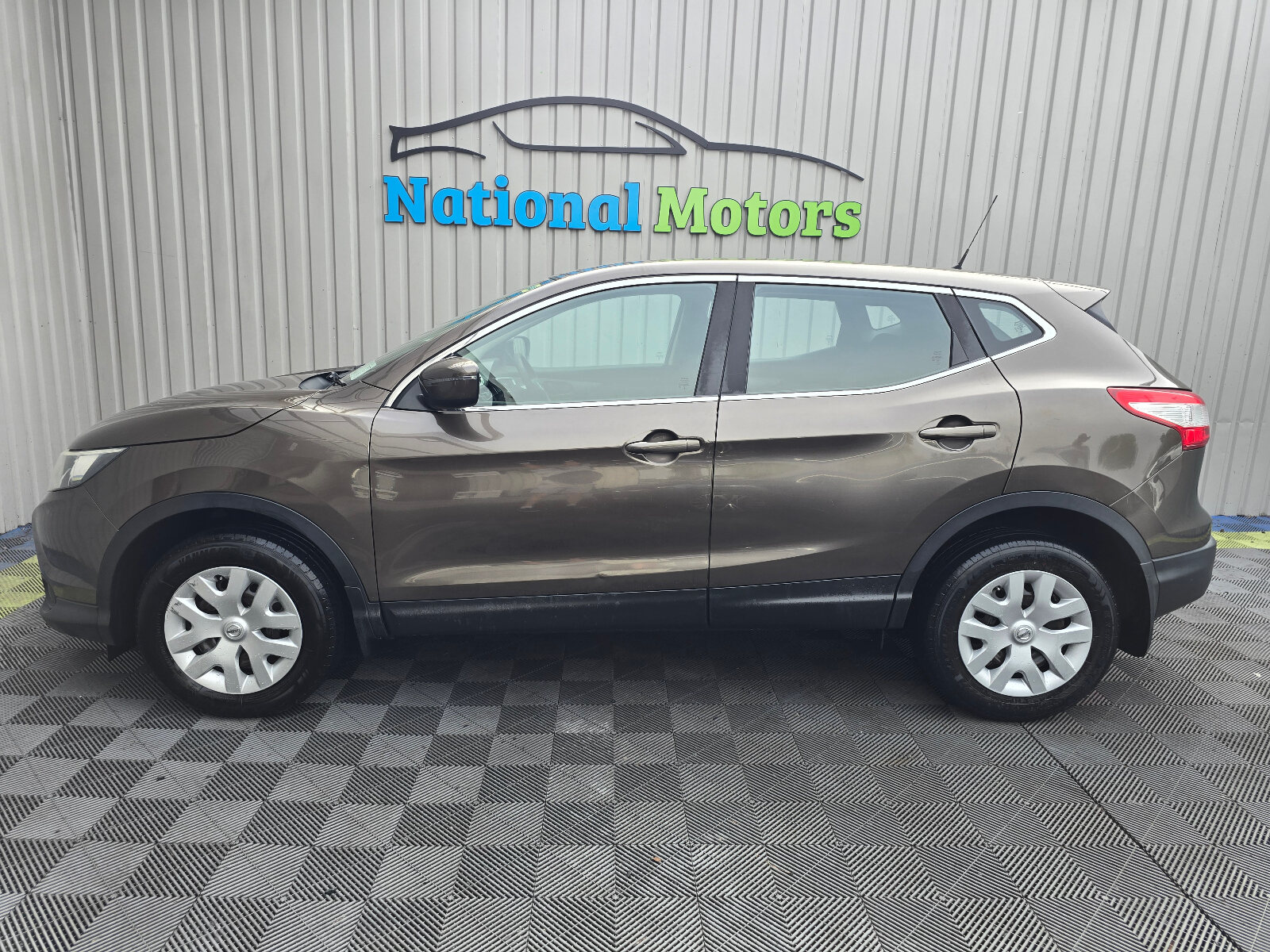 2016 Nissan Qashqai 1.2 XE Petrol - Image 6