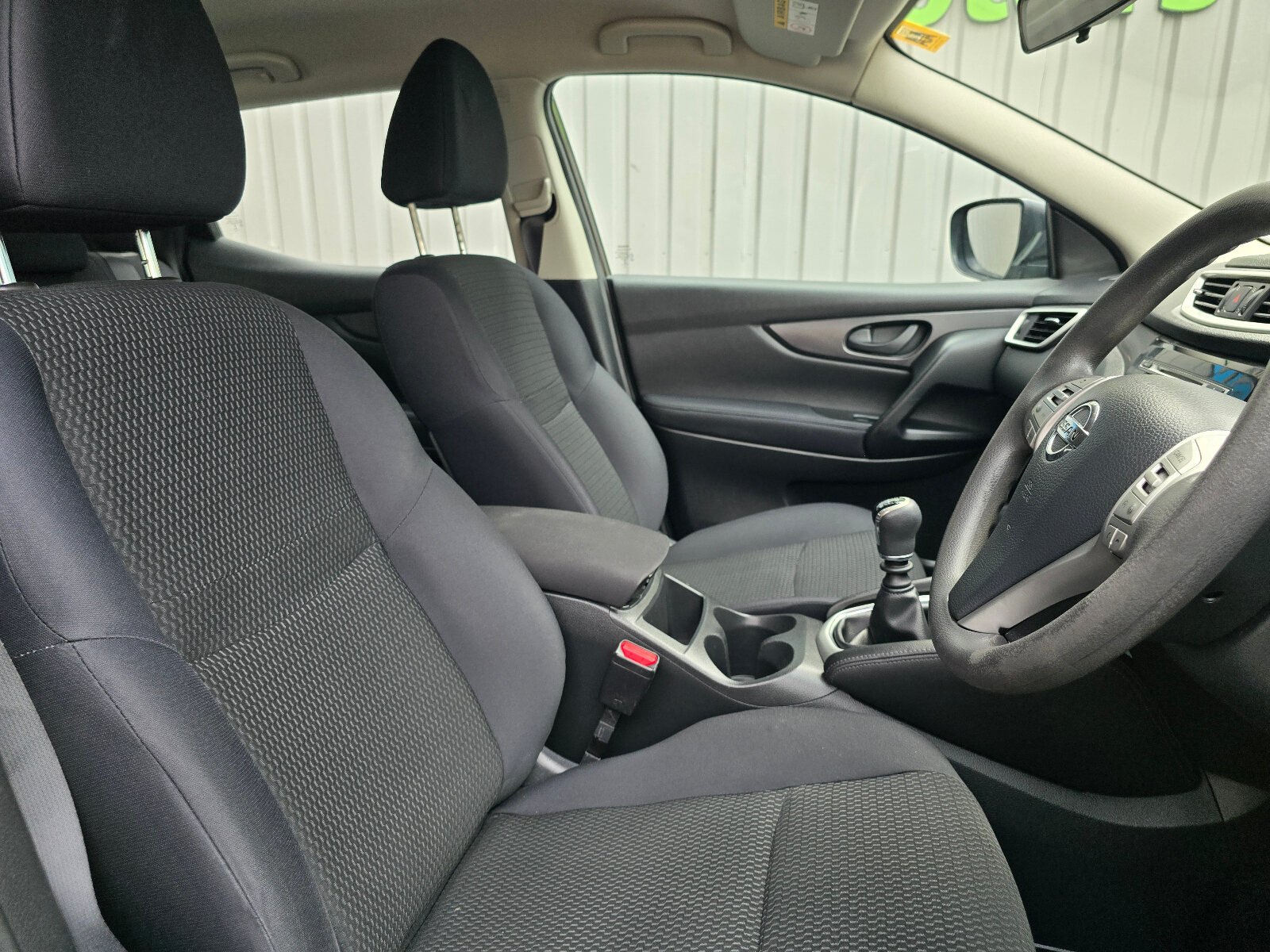 2016 Nissan Qashqai 1.2 XE Petrol - Image 12
