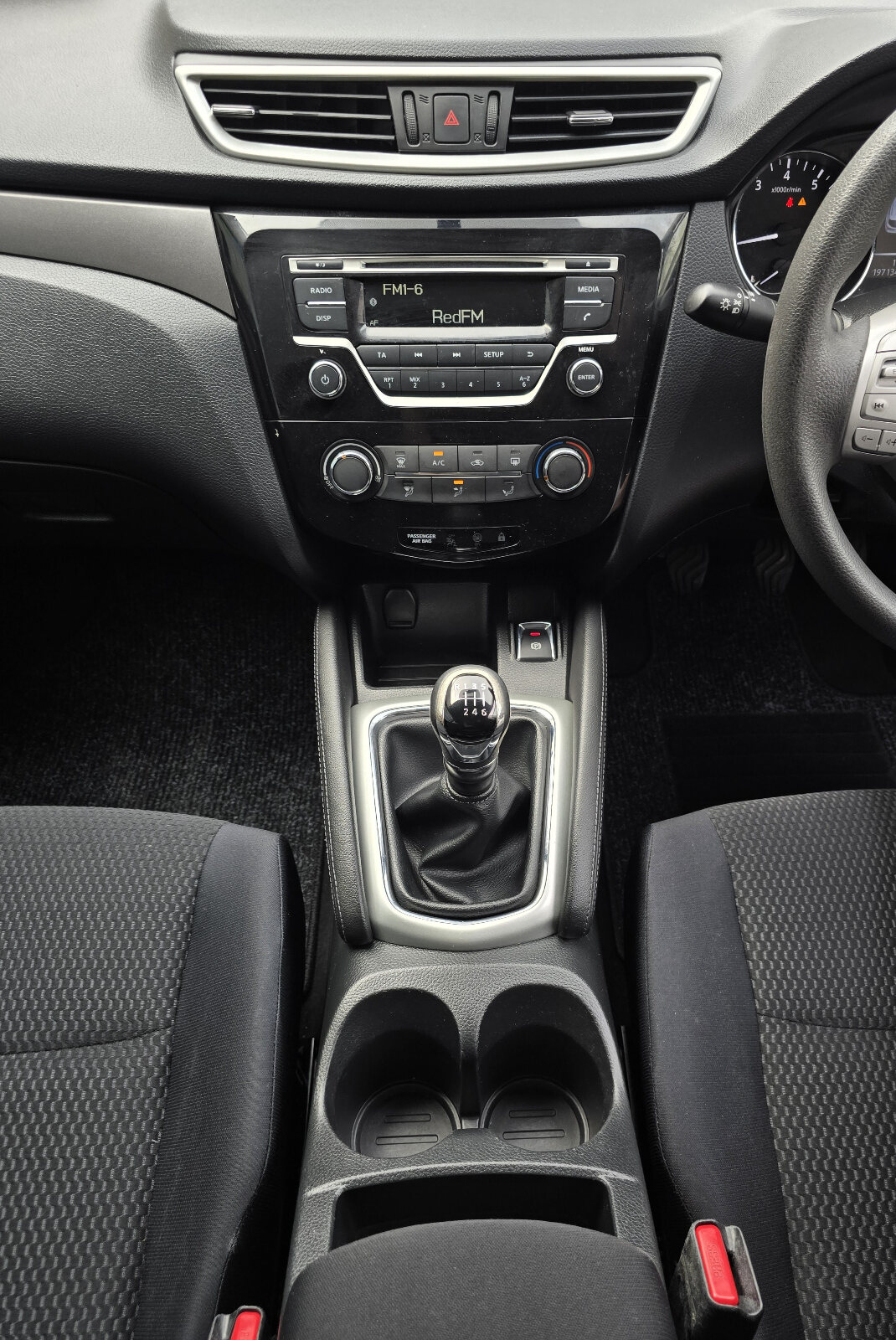 2016 Nissan Qashqai 1.2 XE Petrol - Image 13