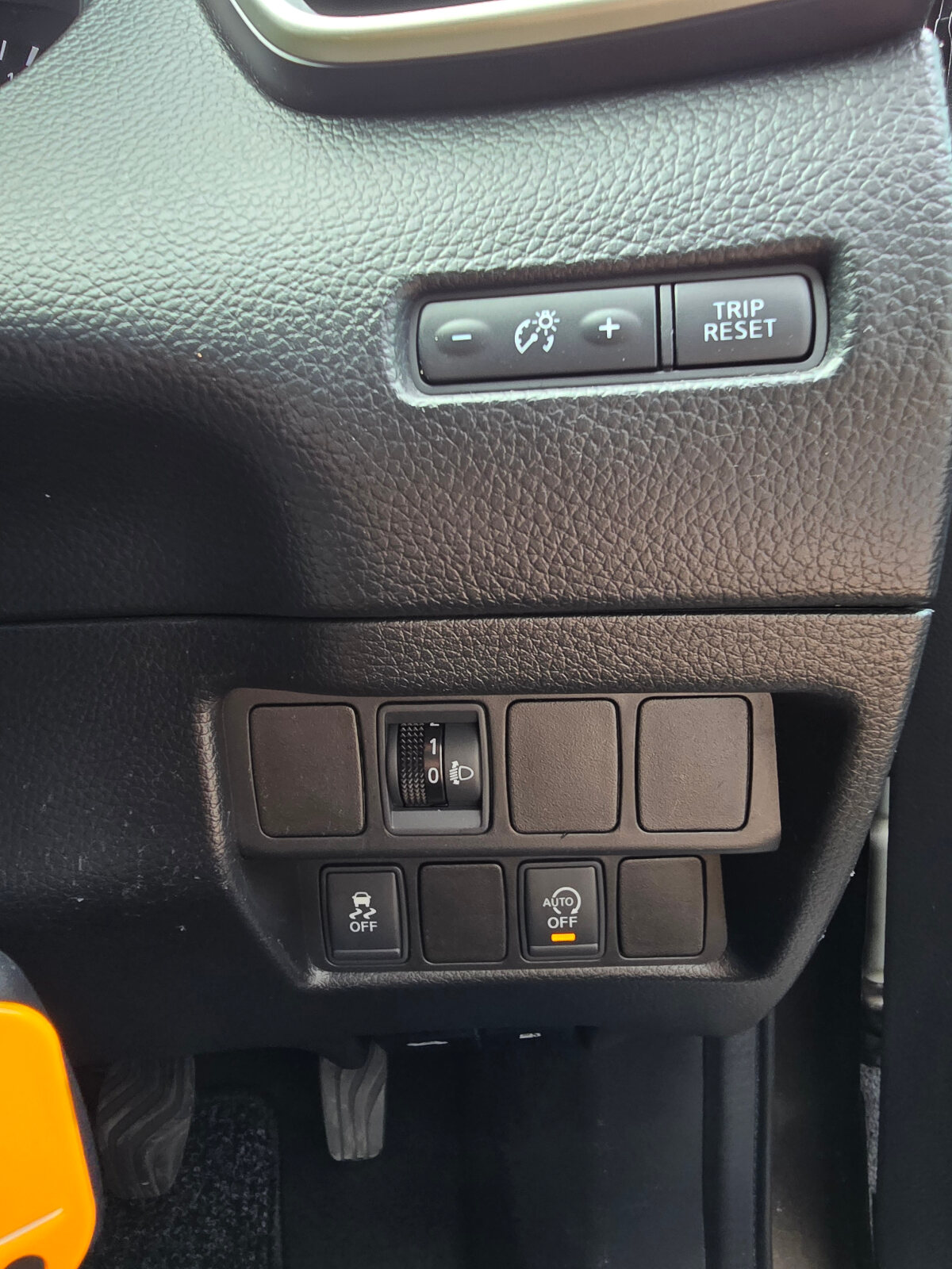 2016 Nissan Qashqai 1.2 XE Petrol - Image 17