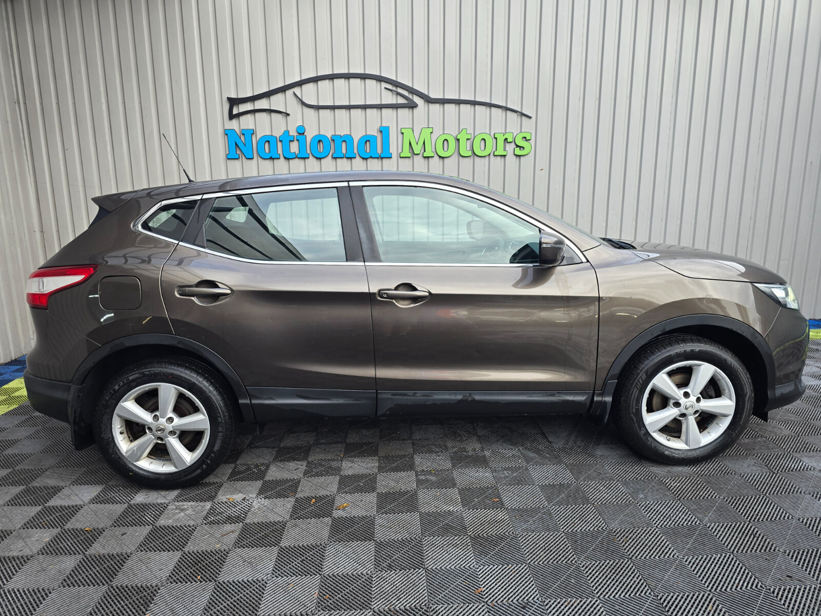 2016 Nissan Qashqai 1.2 XE Petrol - Image 2