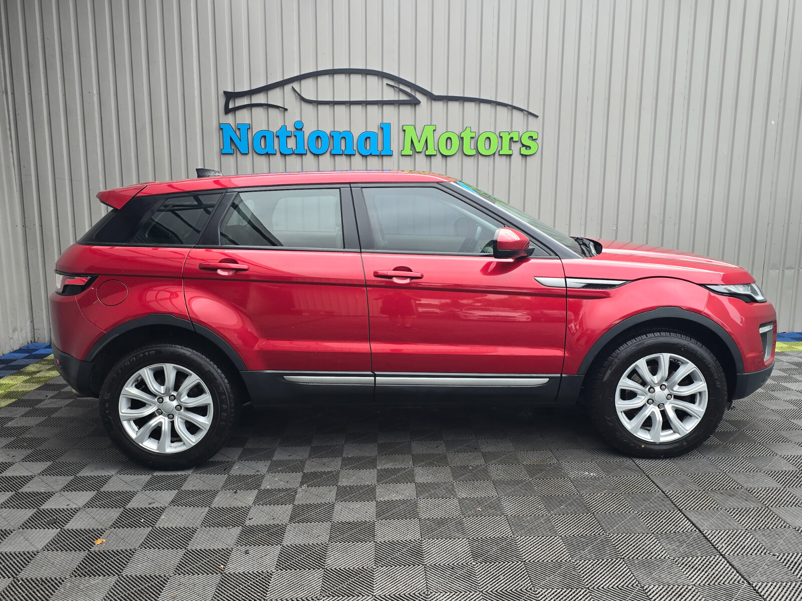 2017 Rang Rover Evoque 2.0 Td4 SE Automatic - Image 2