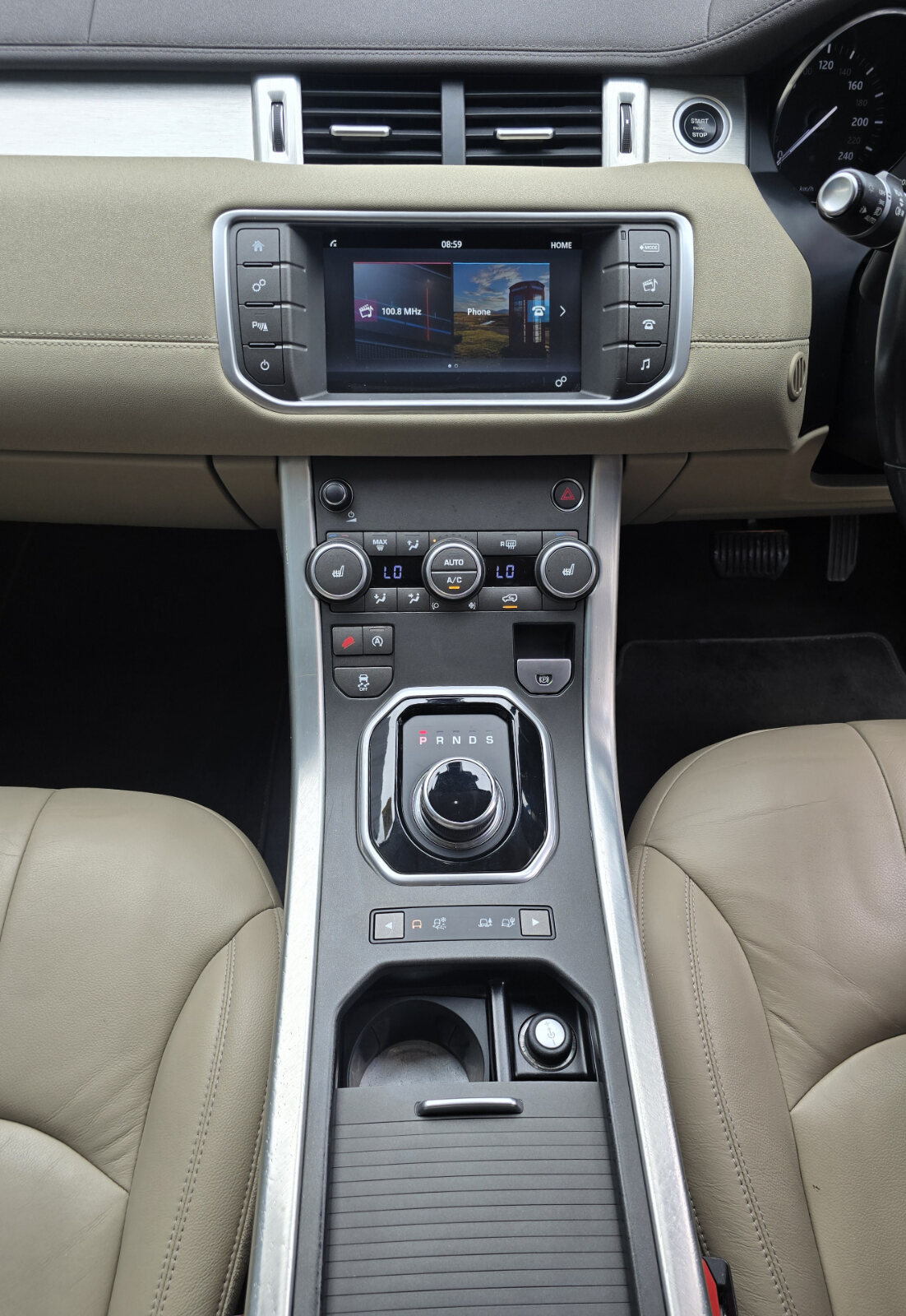 2017 Rang Rover Evoque 2.0 Td4 SE Automatic - Image 14
