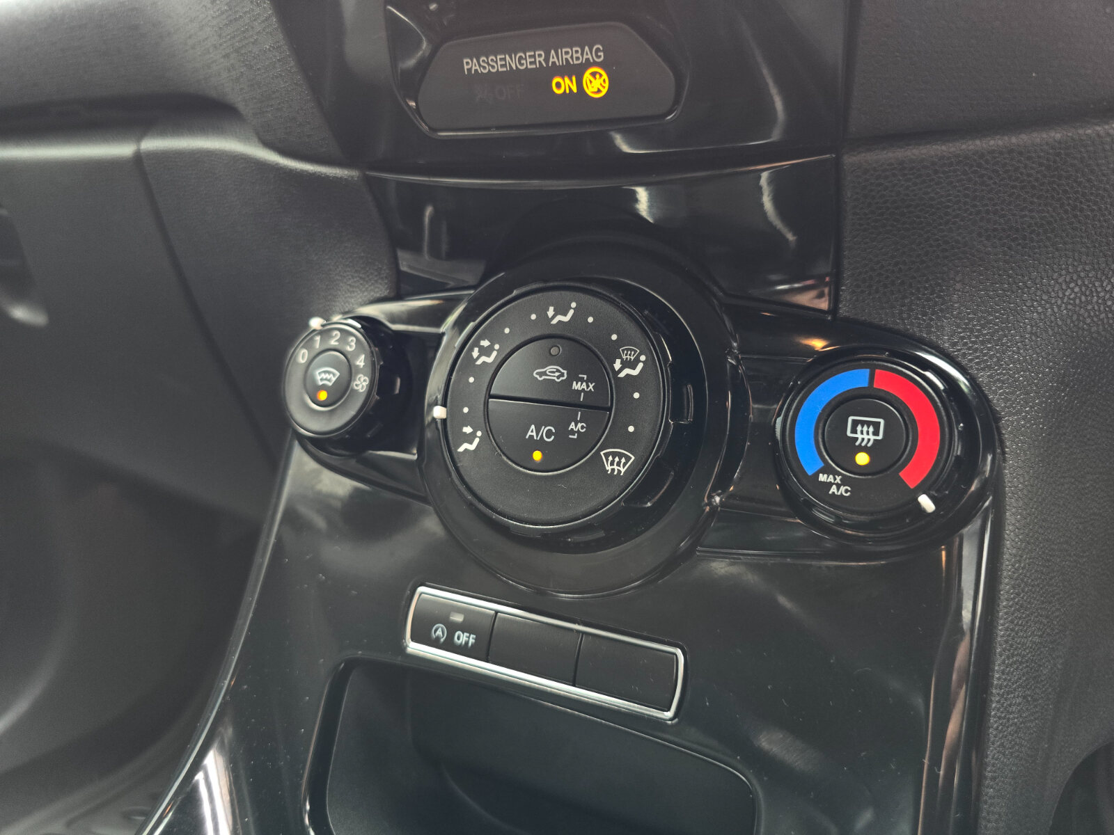 2016  Ford Fiesta 1.0 Zetec 100PS - Image 16