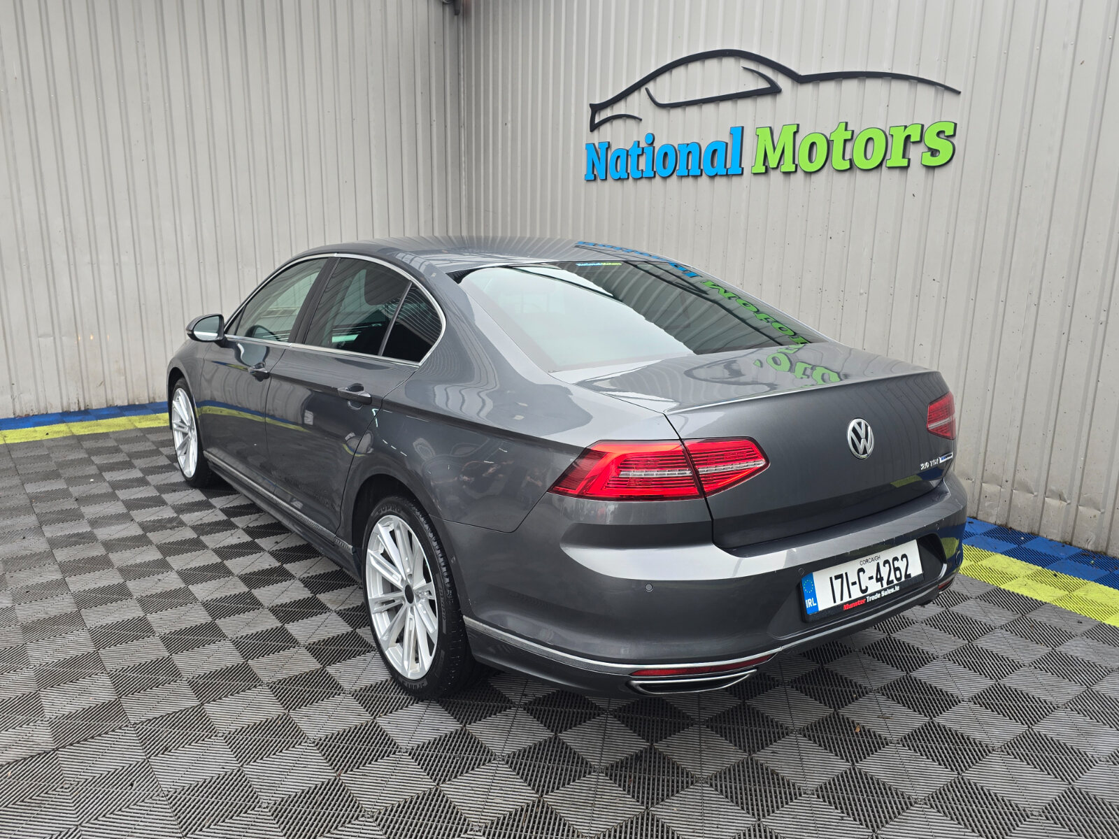 2017 Volkswagen Passat 2.0 TDI Highline - Image 5