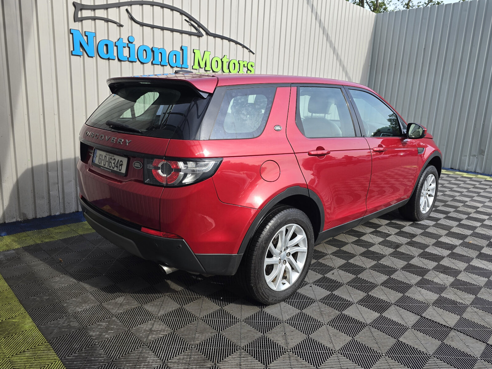 2016 Discovery Sport 2.0 TD4 AUTO 7 Seat - Image 3